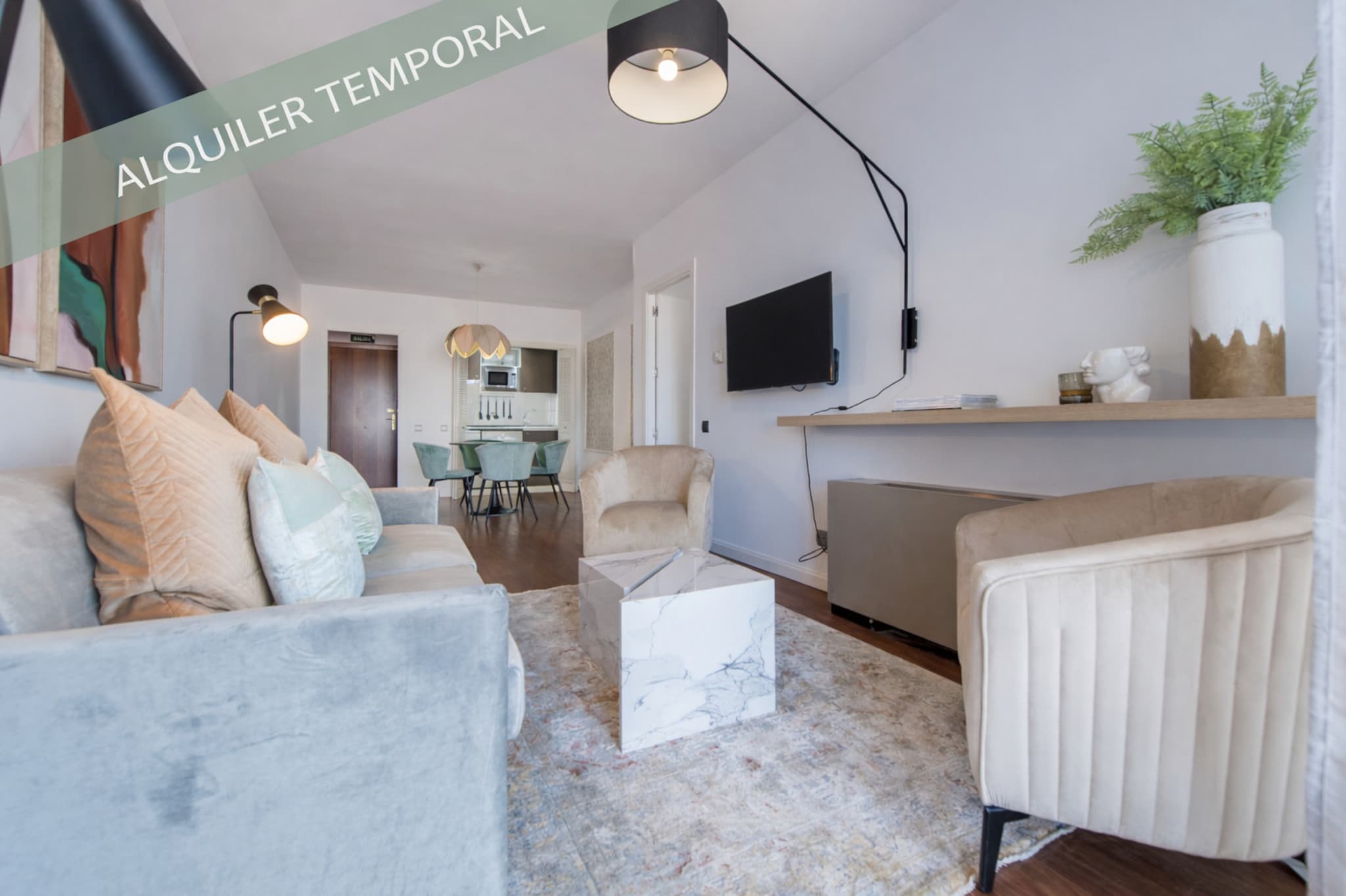 Plaza de Castilla III - Living room