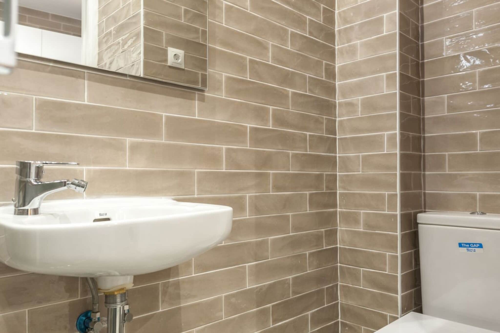 La Latina I - Bathroom