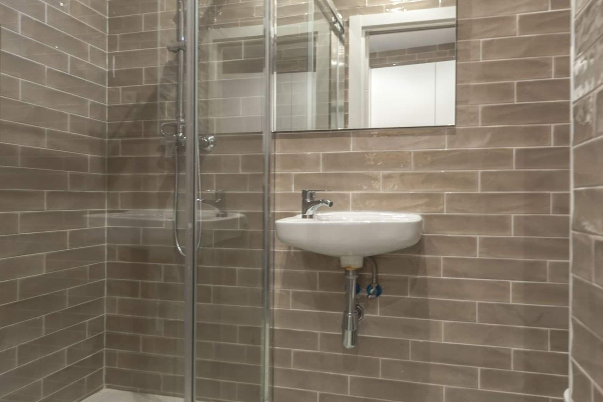 La Latina I - Bathroom