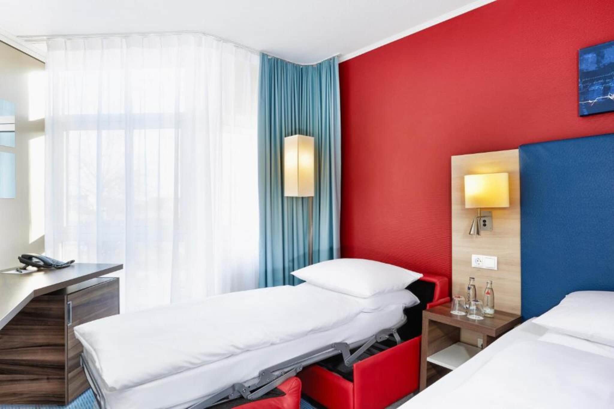 H Hotel Köln Brühl- Comfort Family Room 2 Adults 1 Child