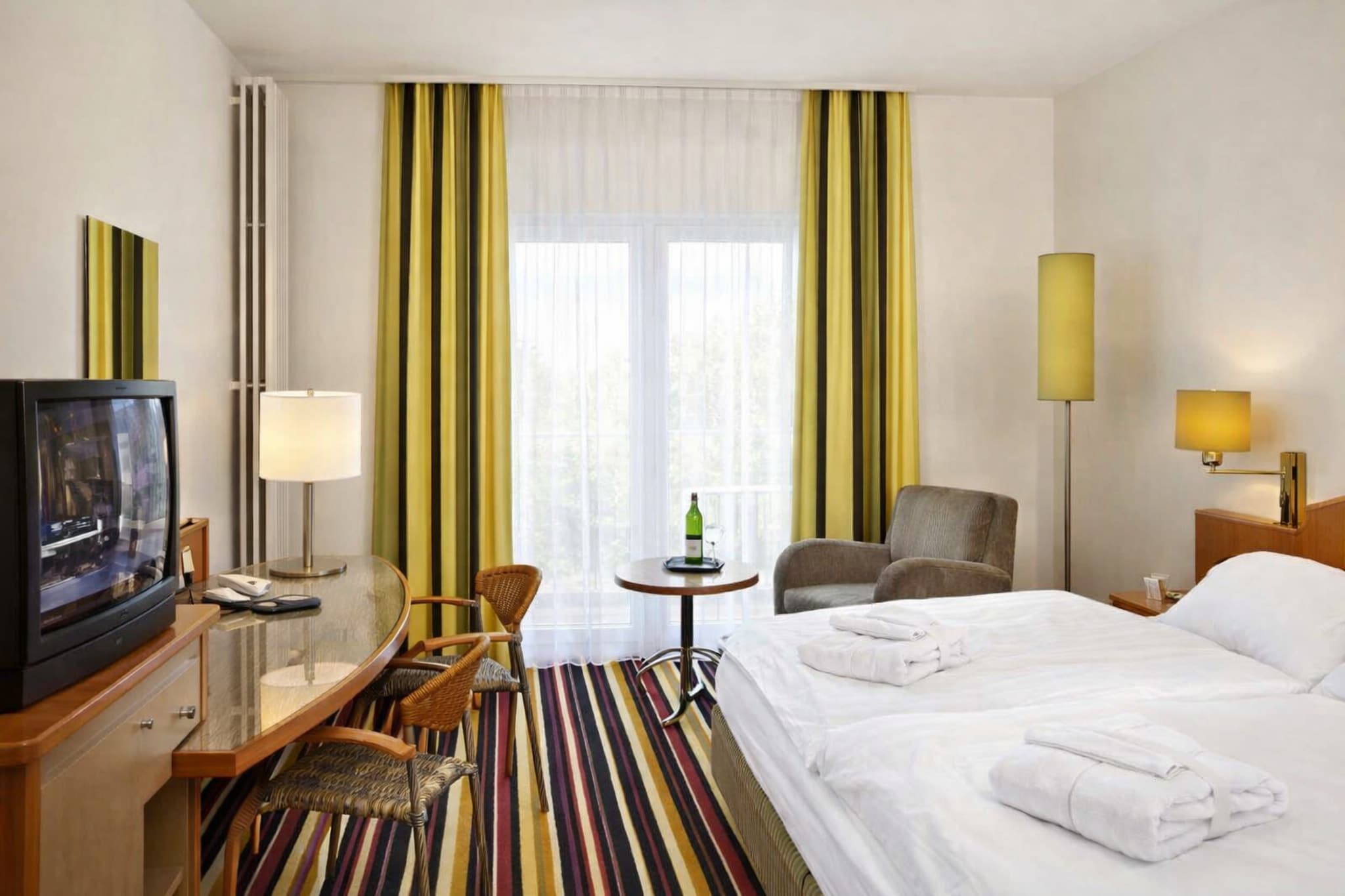 H Hotel Köln Hürth -Superior Room - Bedroom