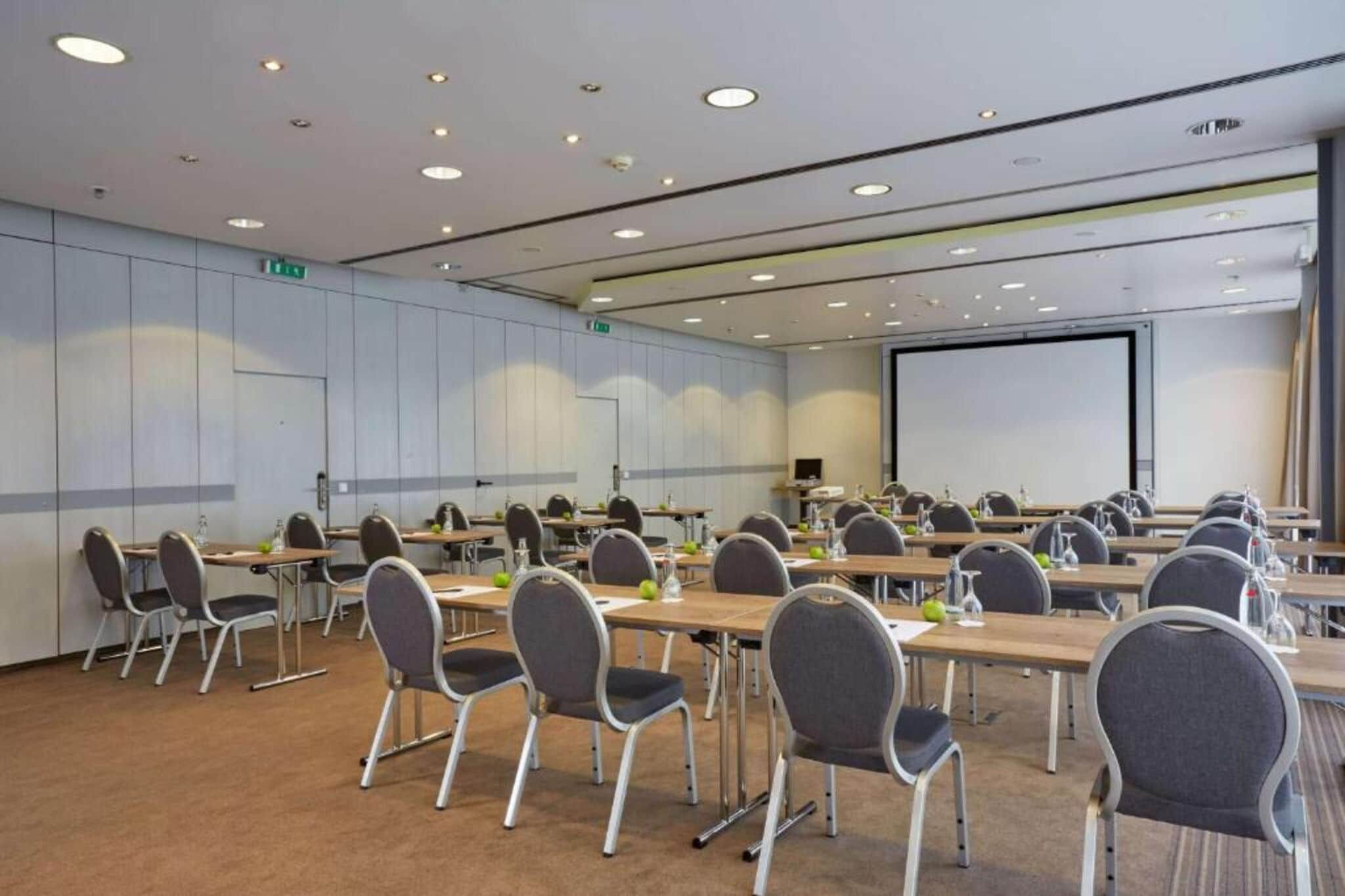 H Hotel Stuttgart Herrenberg-Family Room - Image-tags.hotelfacilitiesandservices