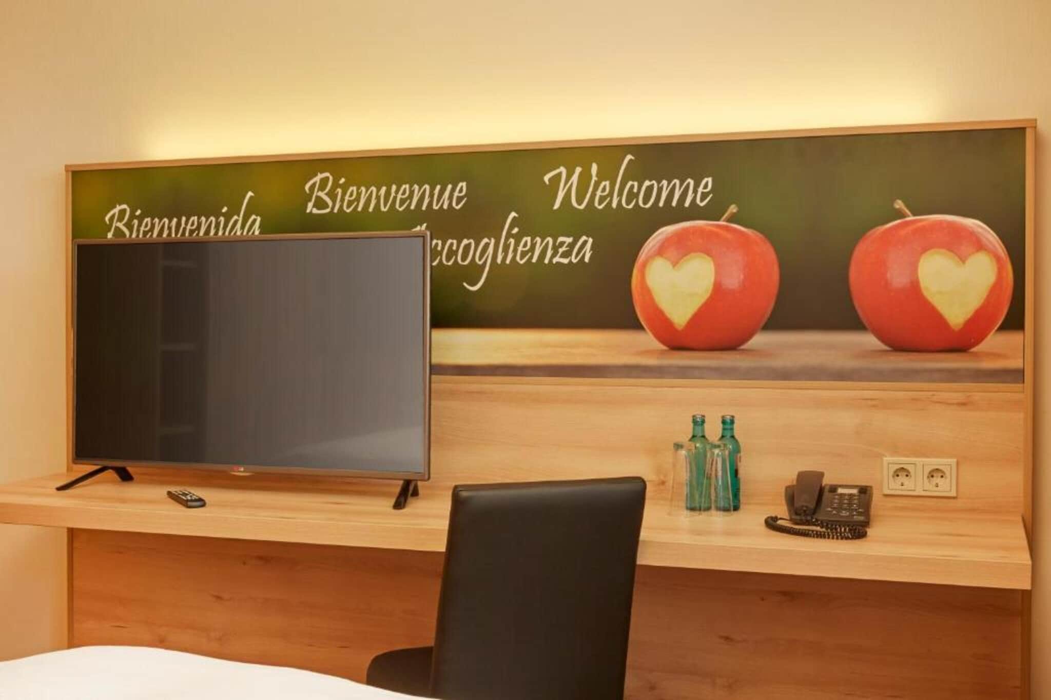 H Hotel Stuttgart Herrenberg-Superior Double Room - Bedroom