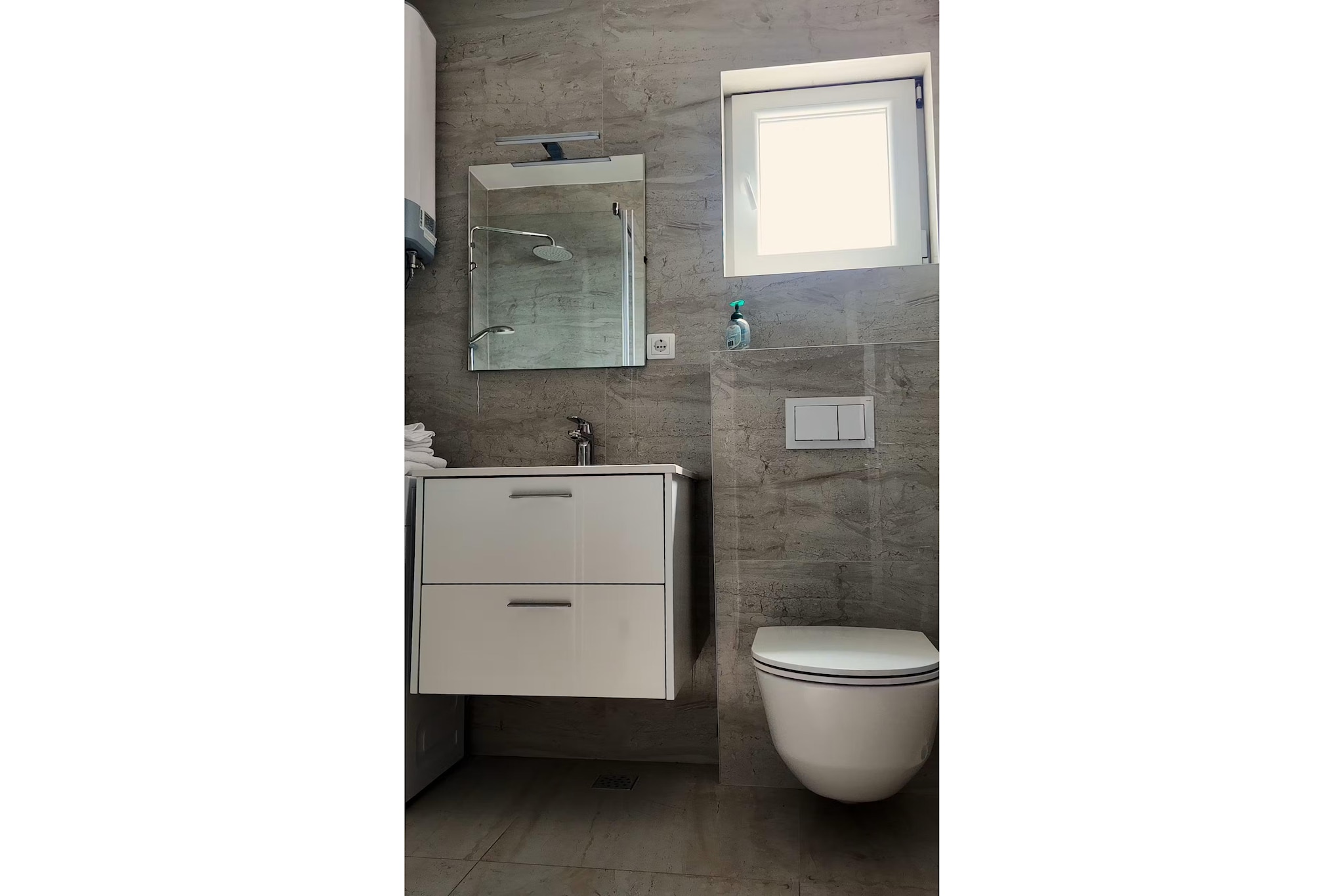 Apartment Azure Suite - Badezimmer