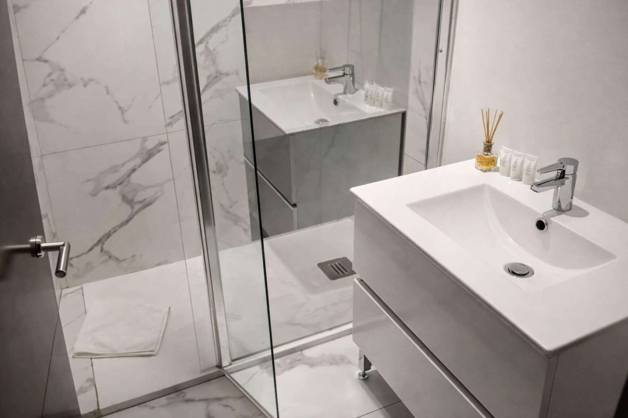 Pilar de Zaragoza Hab 9 - Badkamer