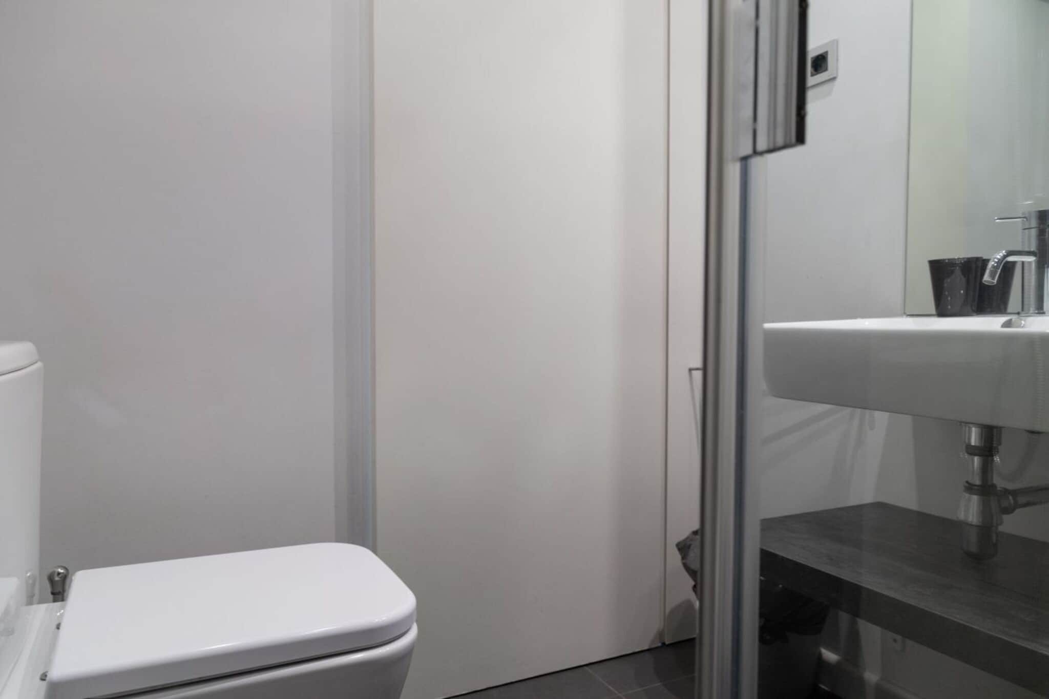 Pilar de Zaragoza Hab 4 - Badkamer