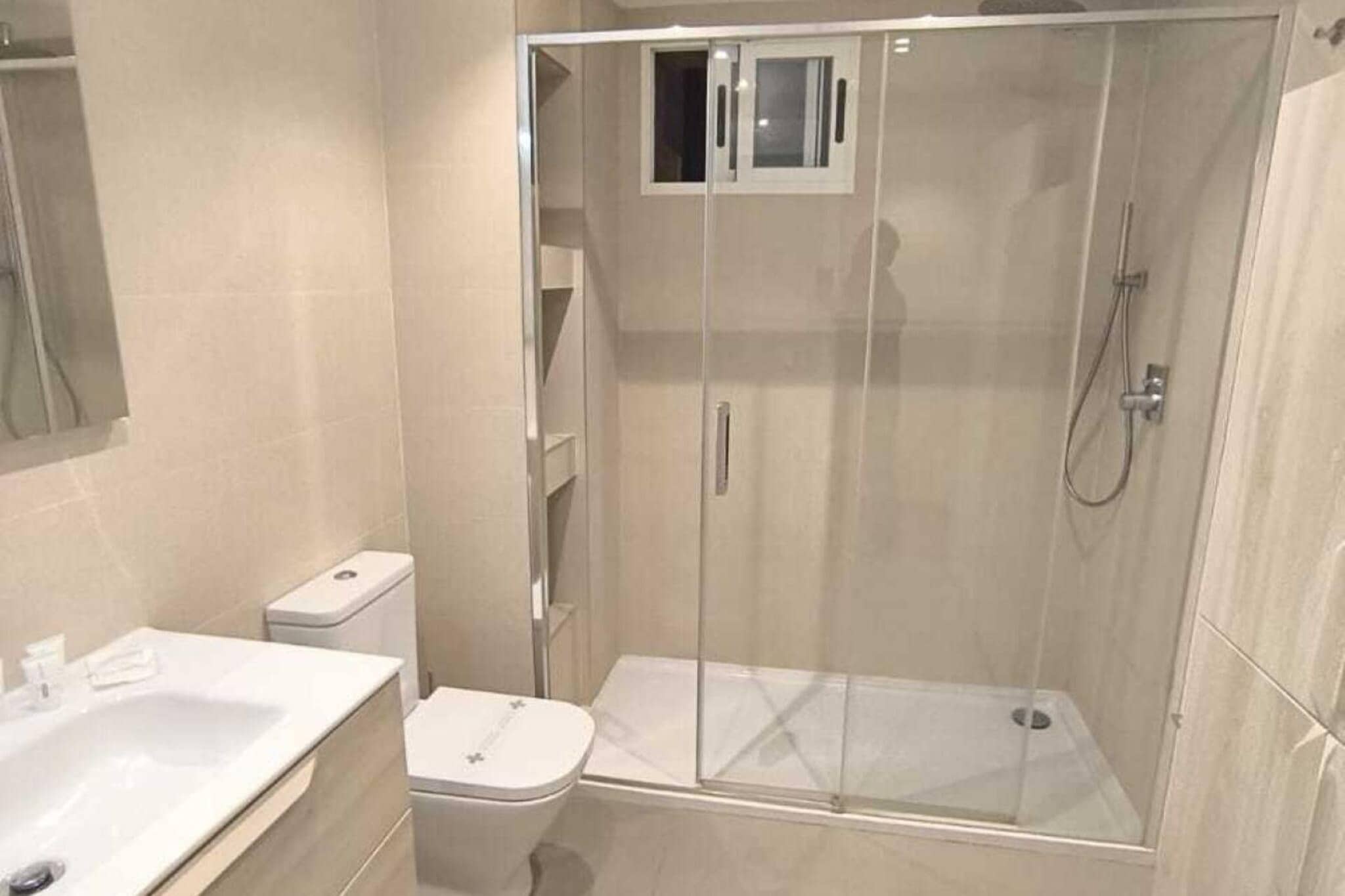 Chamartín II - Bathroom