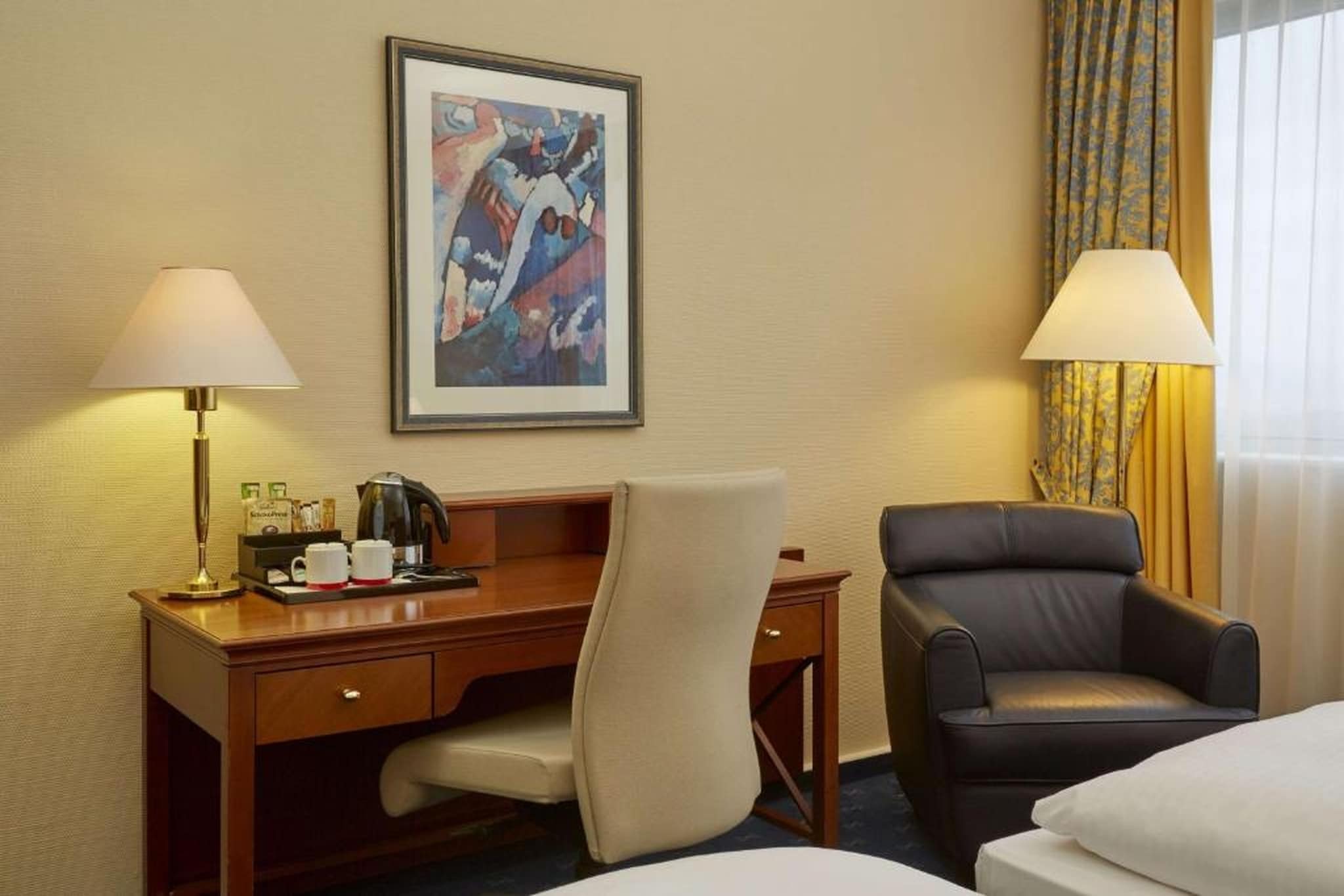 H4 Hotel Kassel - Comfort Single Room - Bedroom