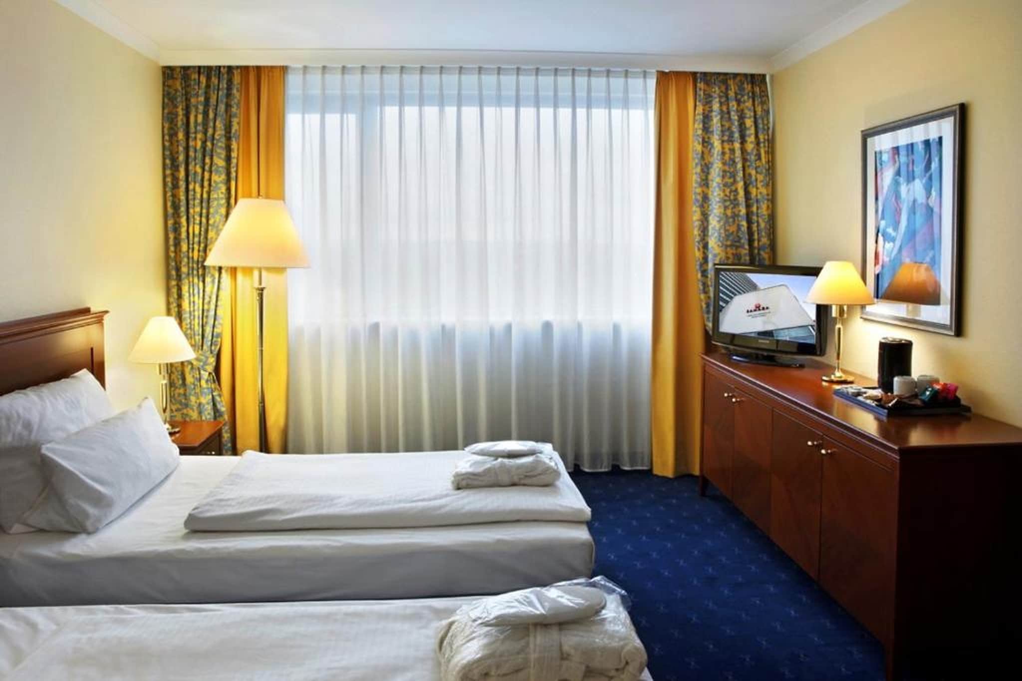 H4 Hotel Kassel - Deluxe Duite - Slaapkamer