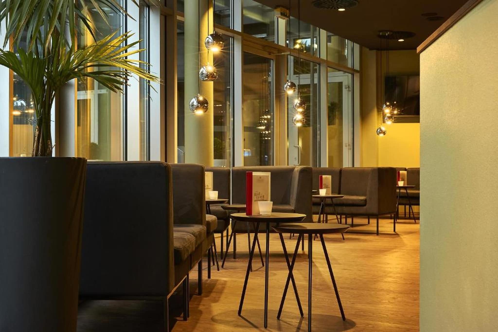 H4 Hotel Kassel - Suite - Hal-ontvangst