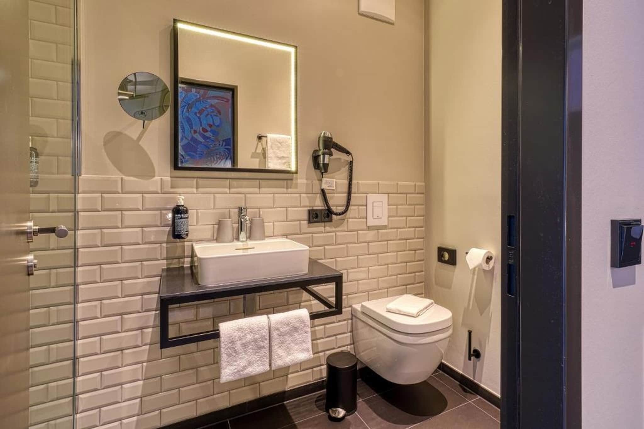Vienna House Easy Bonn - Standard Accessible Room Double - Badkamer