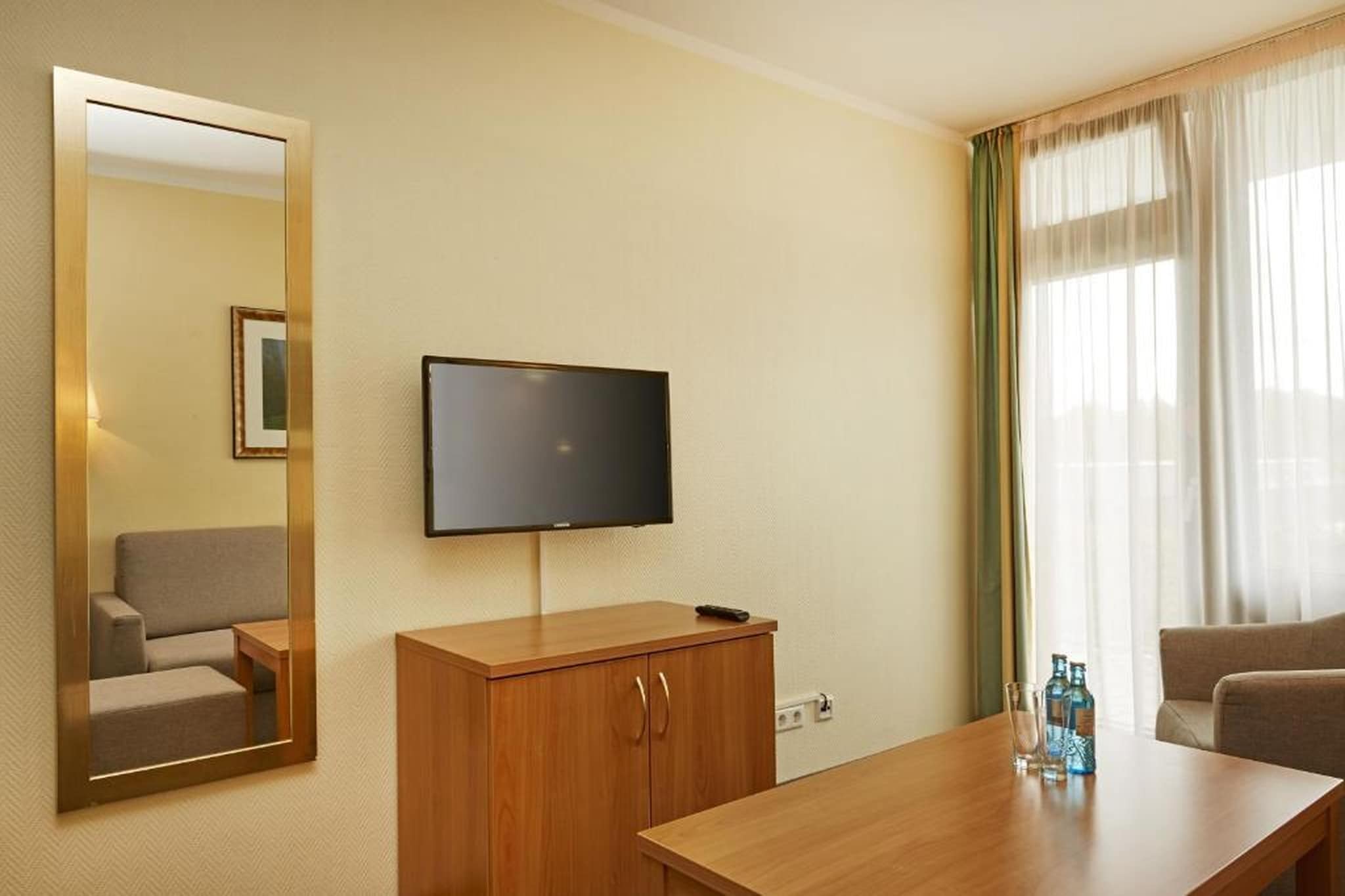 H Hotel Willingen-Family Room - valley view „Schneeberg" - Living room