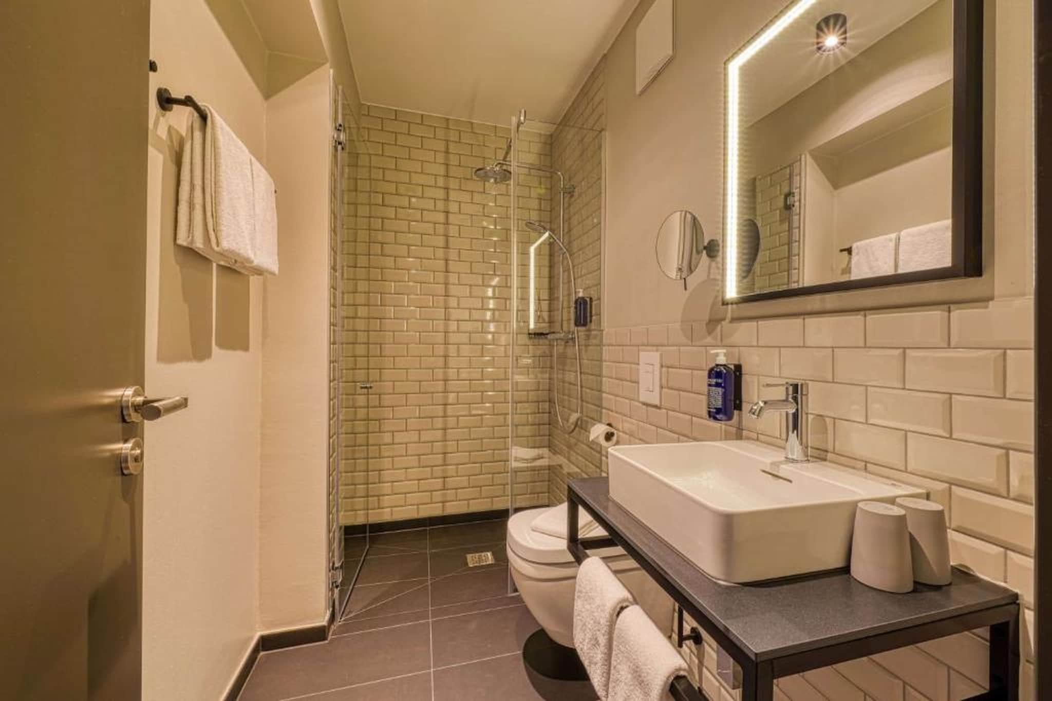 Vienna House Easy Bonn - Standard Room Double - Badkamer