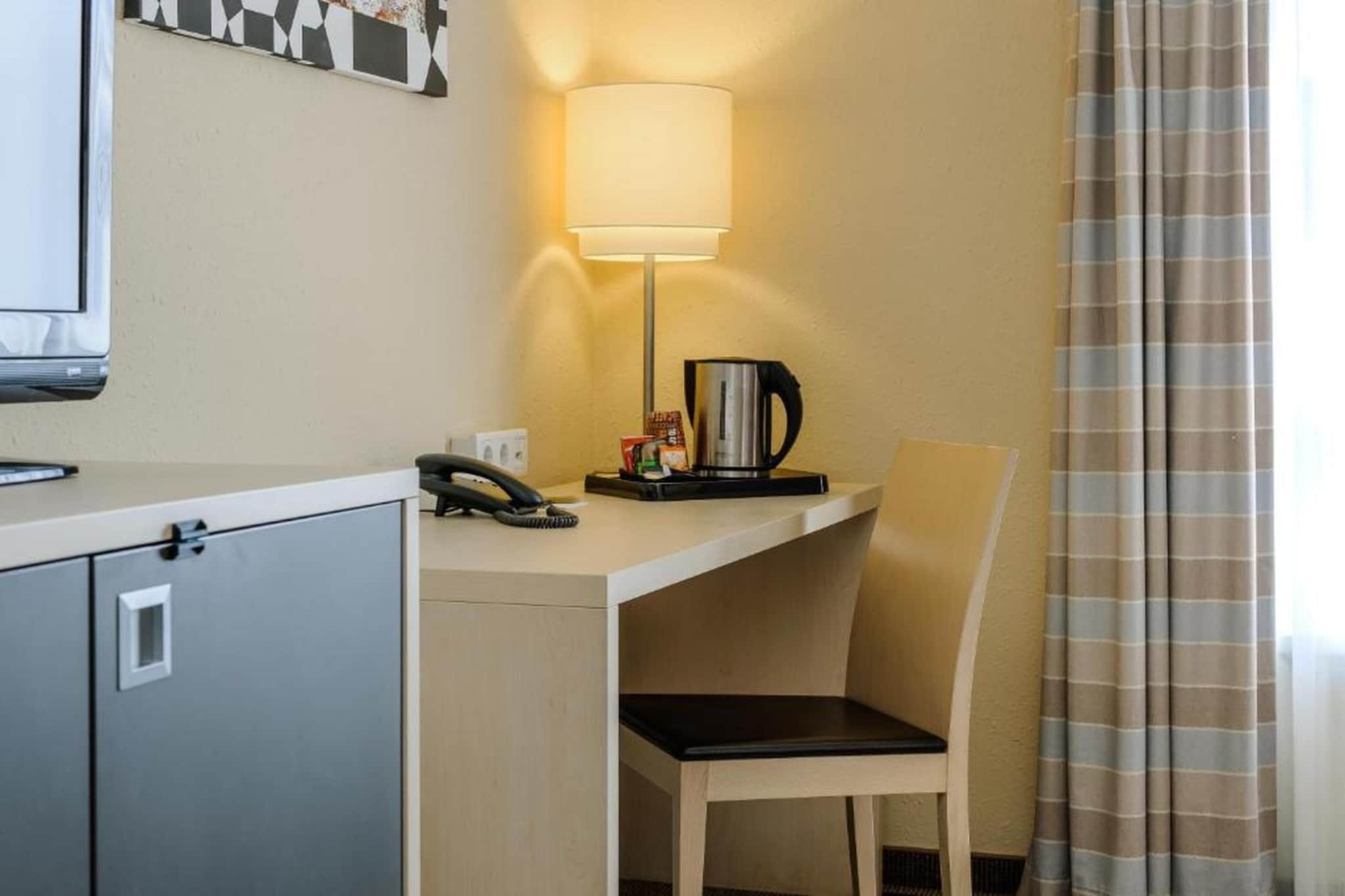 Mercure Hotel Berlin City West - Standard Single Room - Bedroom