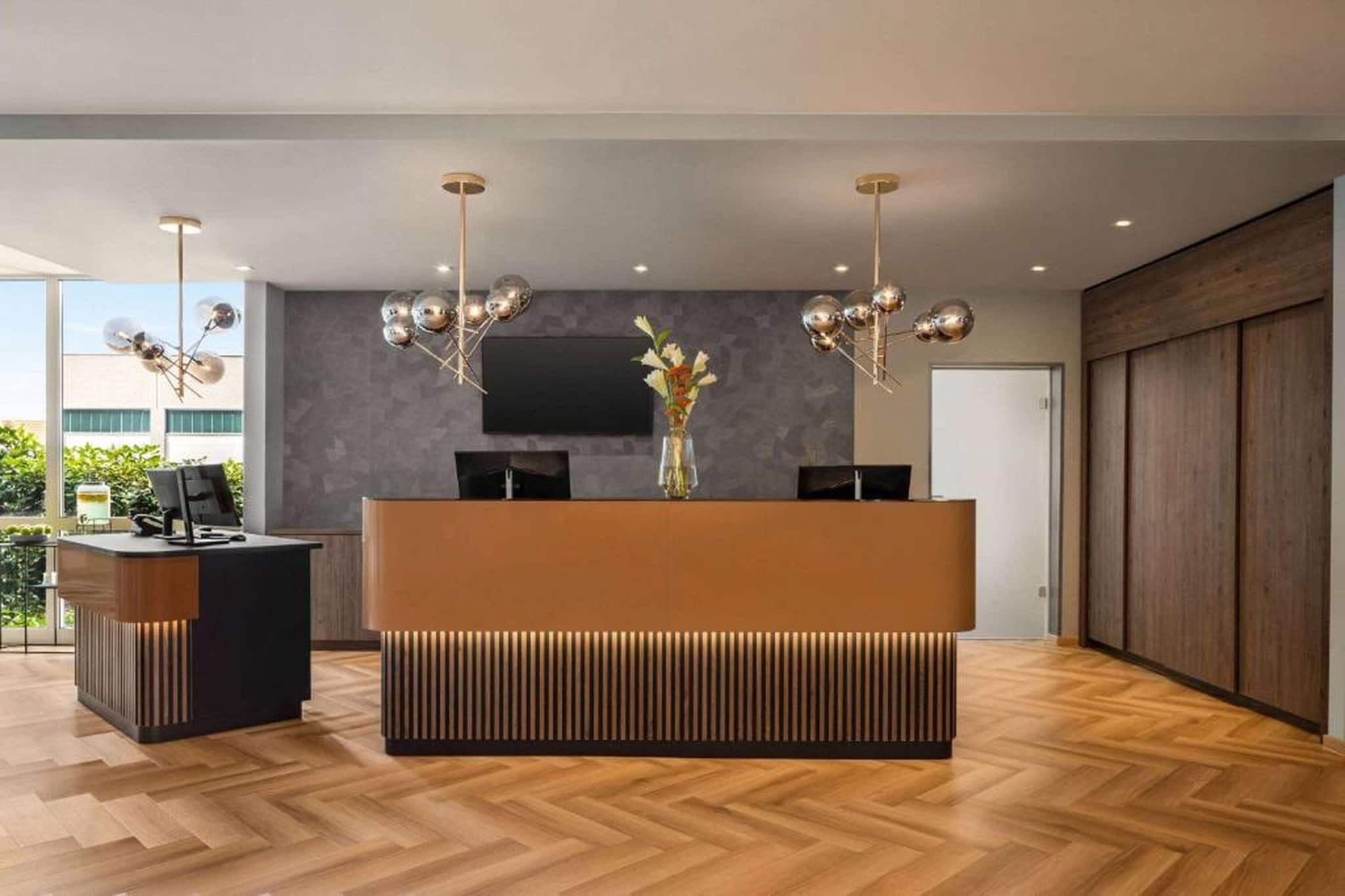 Vienna House Easy by Wyndham Frankfurt Airport - Comfort Accessible room - Hall / réception