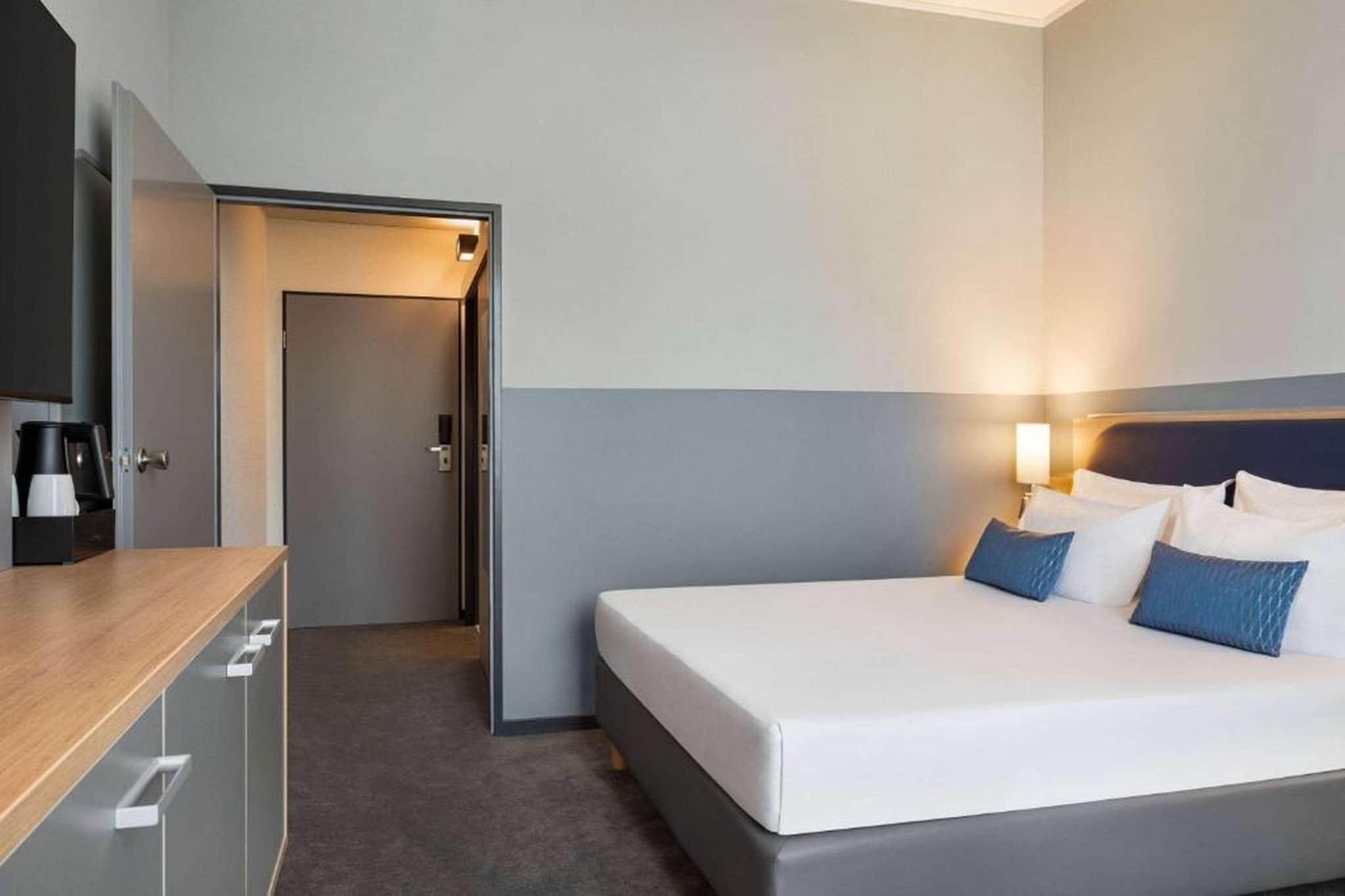 Vienna House Easy by Wyndham Frankfurt Airport - Comfort Accessible room - Chambre