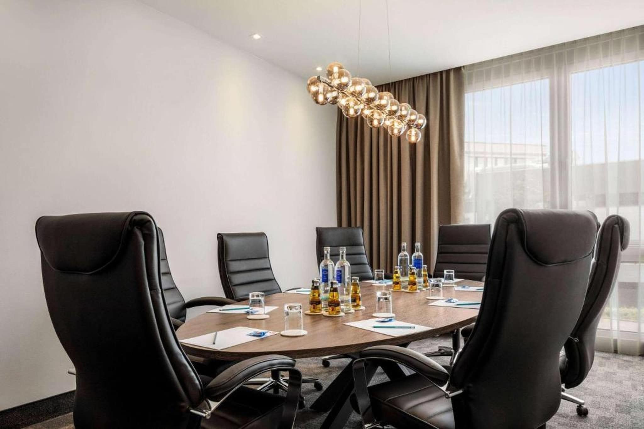 Vienna House Easy by Wyndham Frankfurt Airport - Comfort Room - Image-tags.hotelfacilitiesandservices