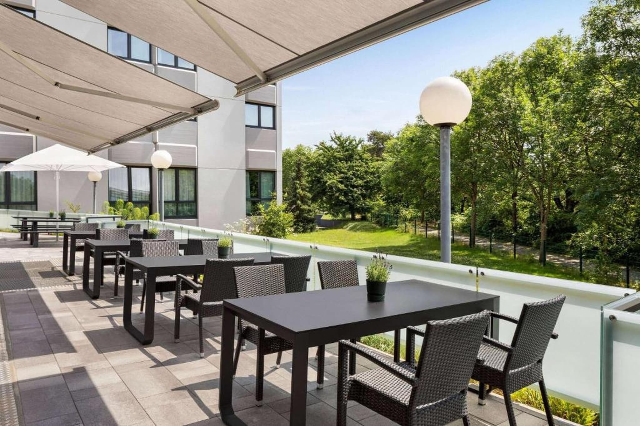 Vienna House Easy by Wyndham Frankfurt Airport - Comfort Twin Room - Terrasse / balcon