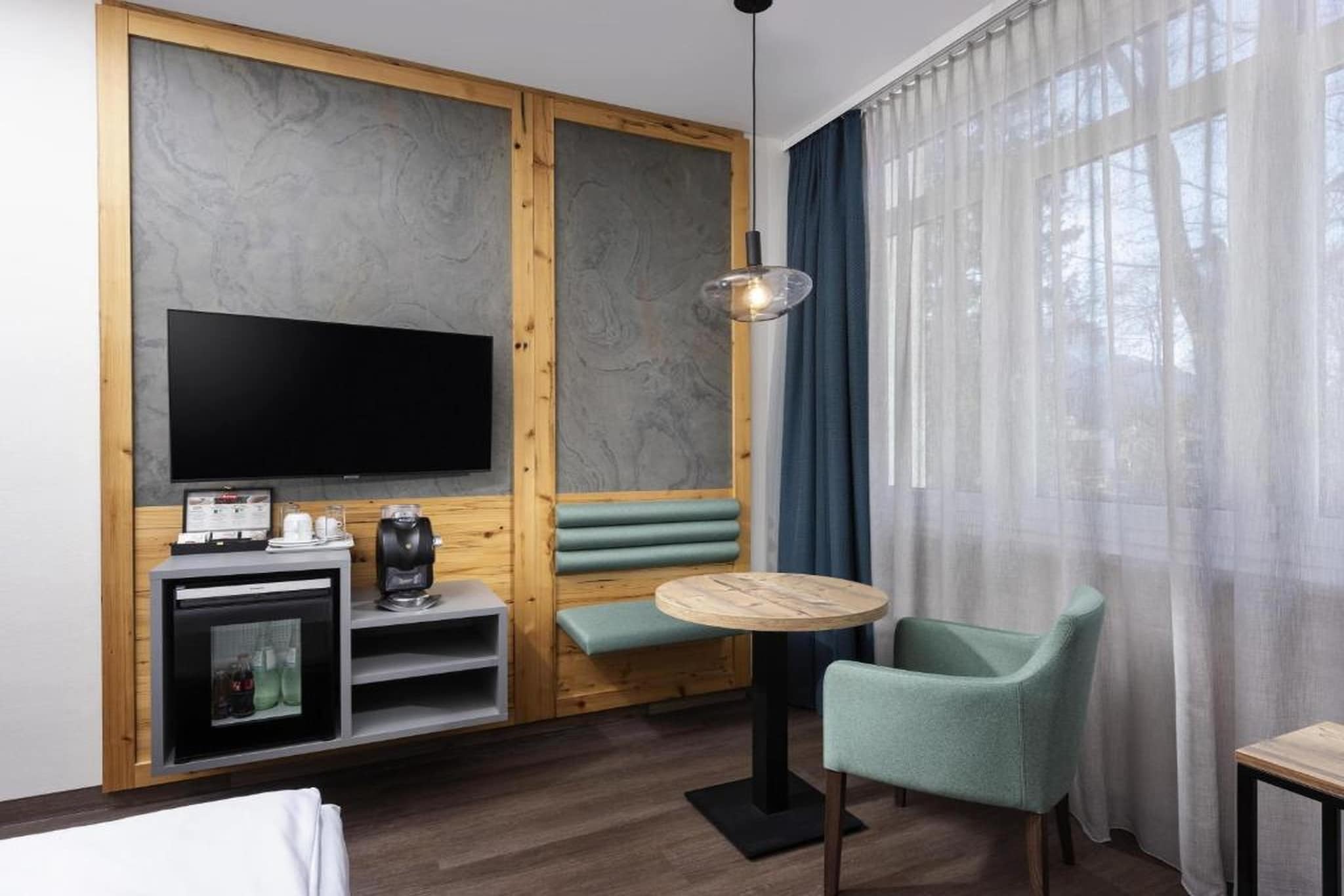 Mercure Hotel Garmisch Partenkirchen-Standard Queen Room with Sofa - Chambre