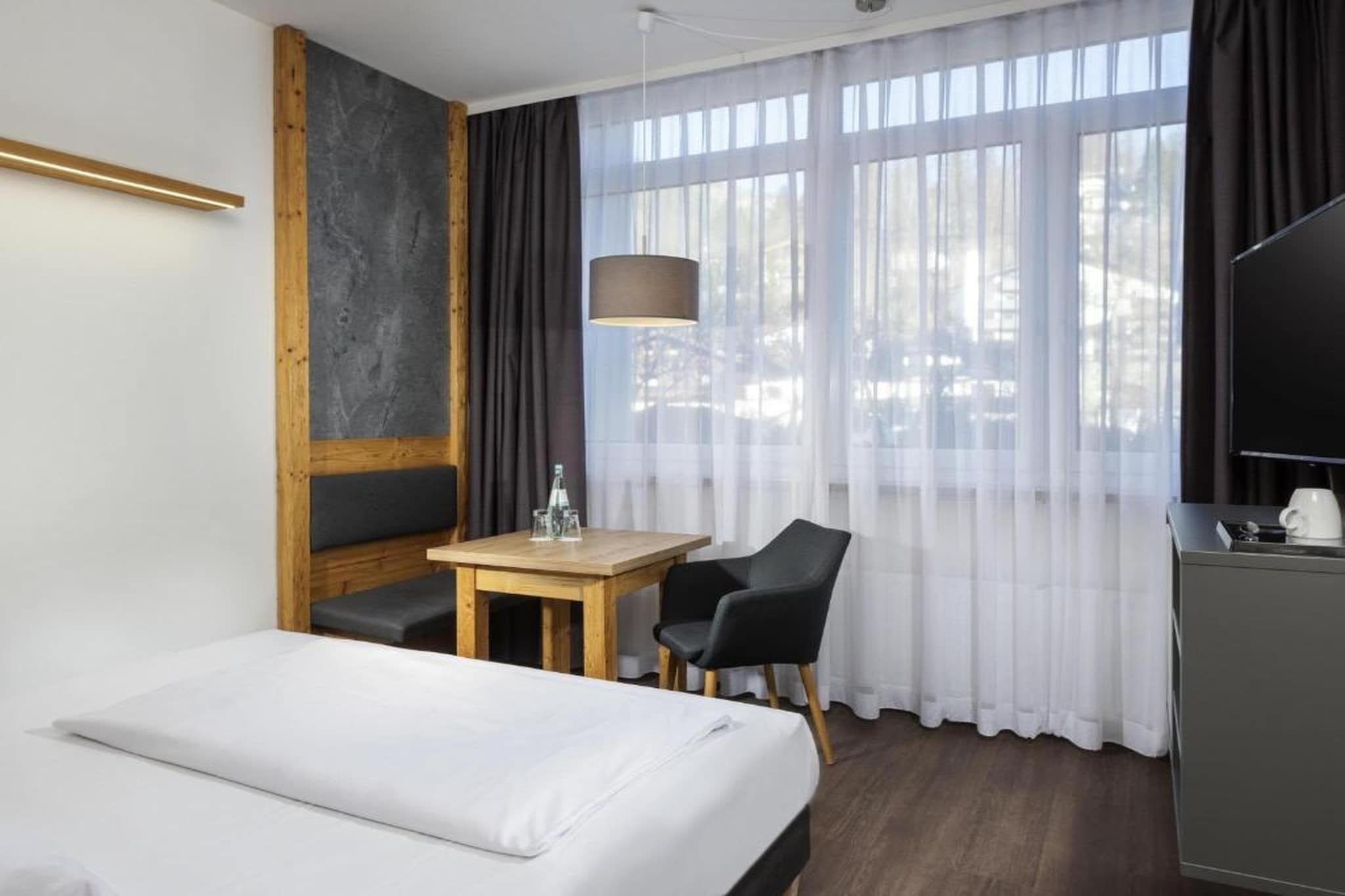Mercure Hotel Garmisch Partenkirchen-Standard Queen Room with Sofa - Chambre