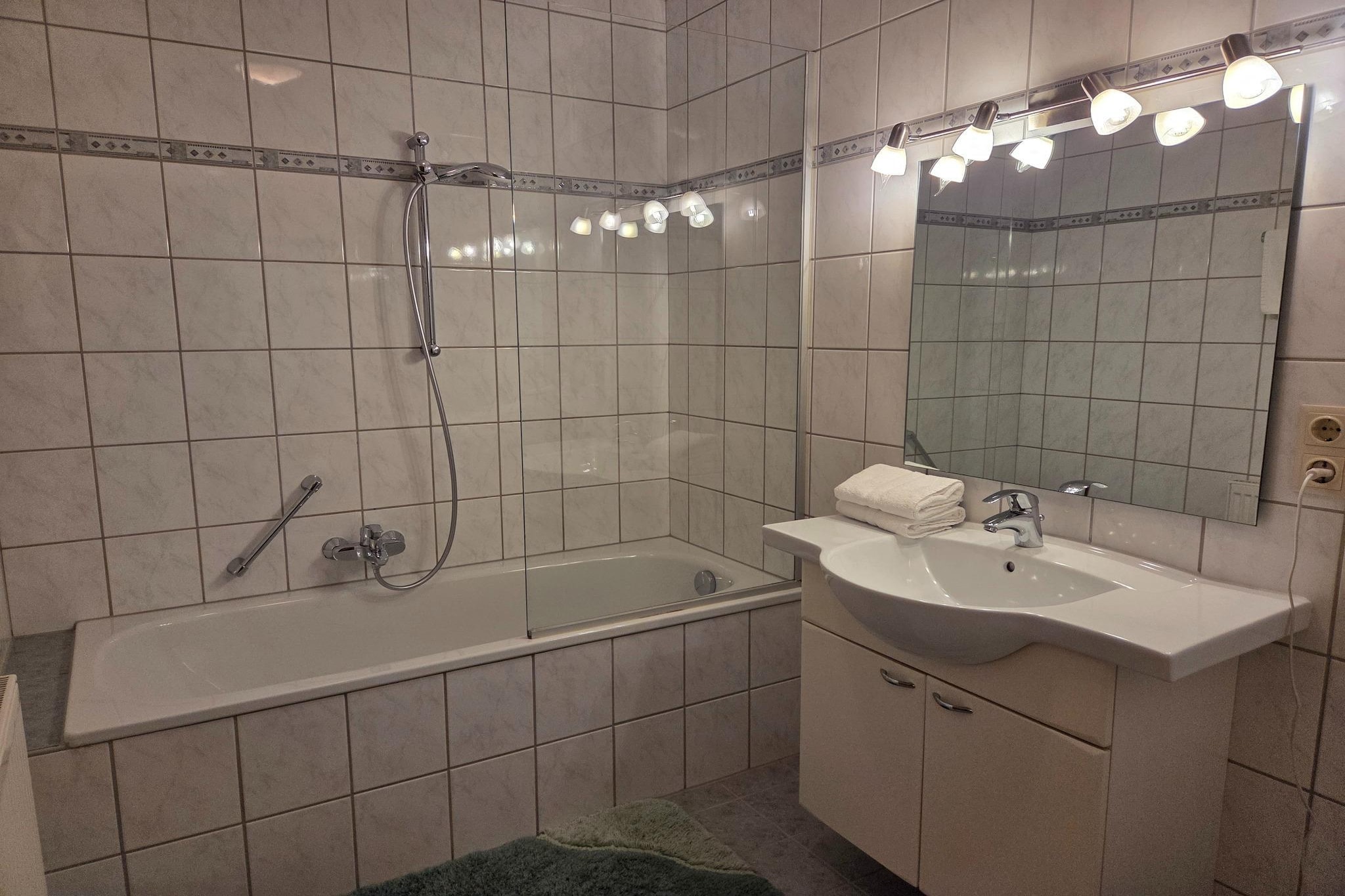 Apartment 1 - Terrasse - Badezimmer