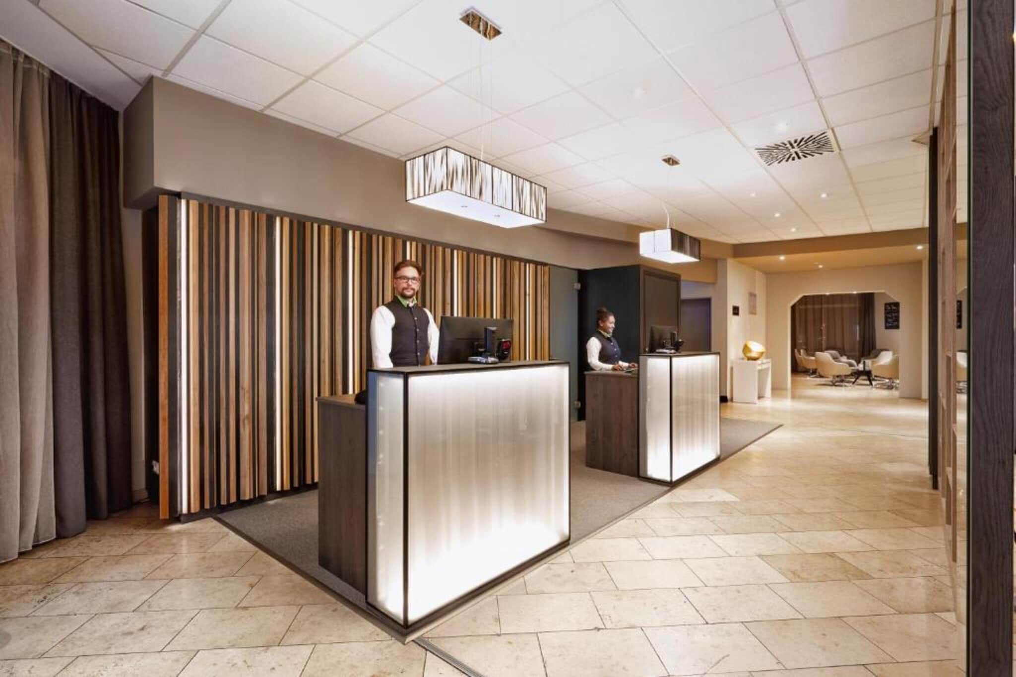 H Hotel Köln Brühl- Junior Suite - Hall / réception