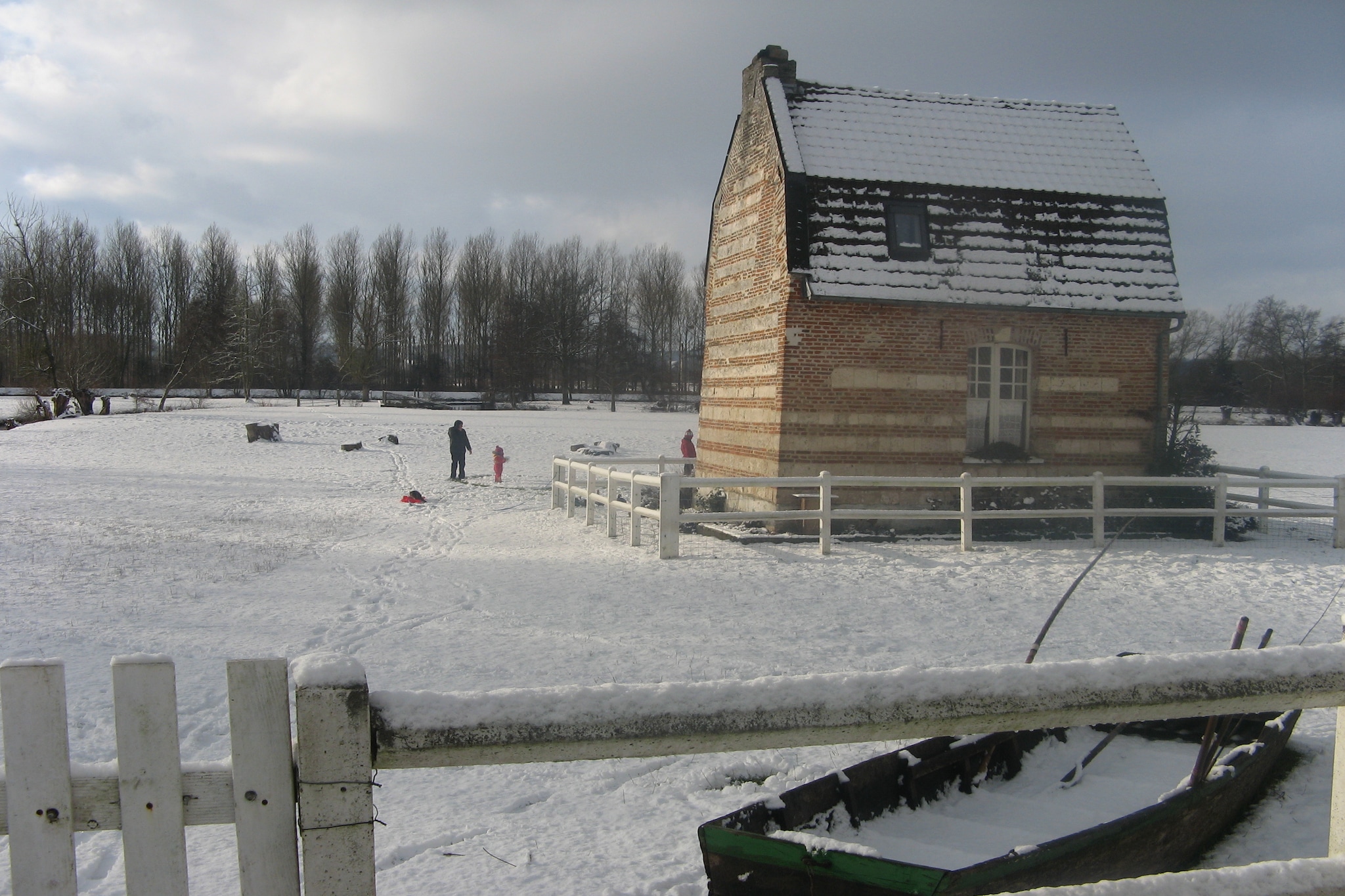 Jolie petite maison Picarde au bord de l'eau - Außenbereich Winter