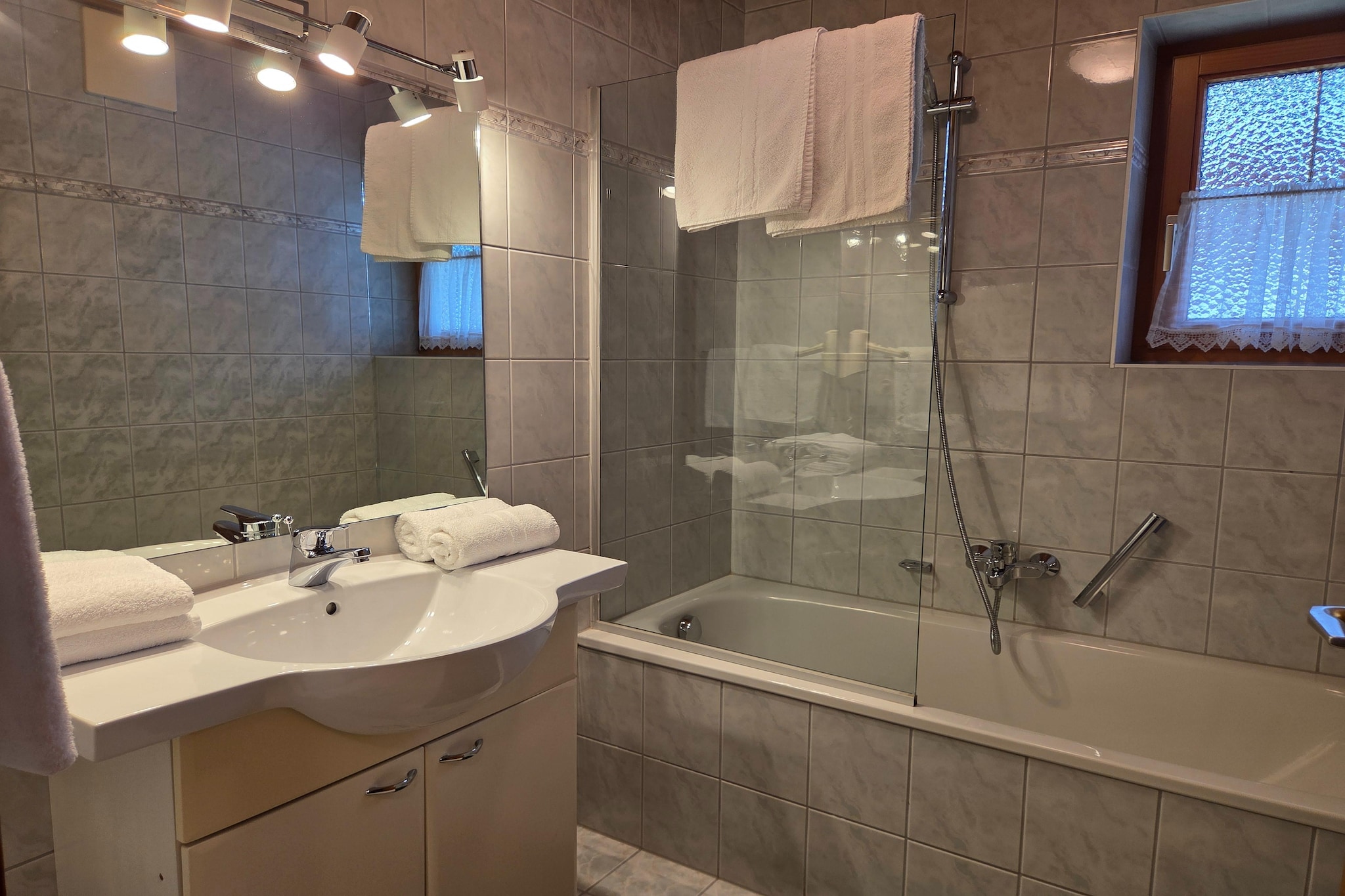 Apartment Rofan - Badezimmer