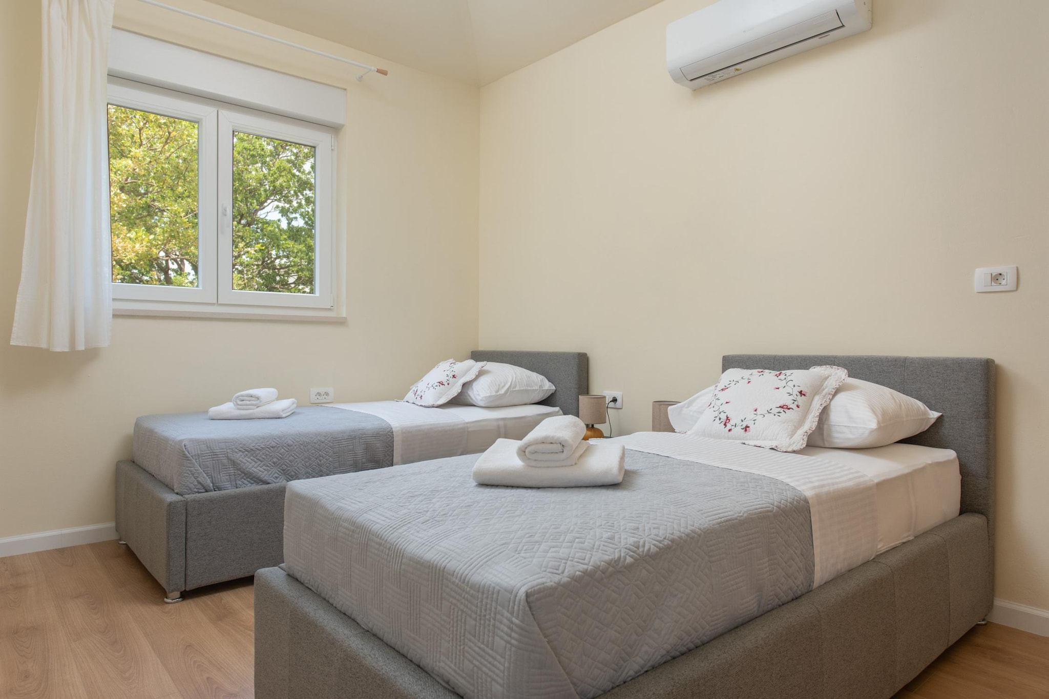 Villa Ginger – Your Peaceful Family Escape Near Omiš - Schlafzimmer