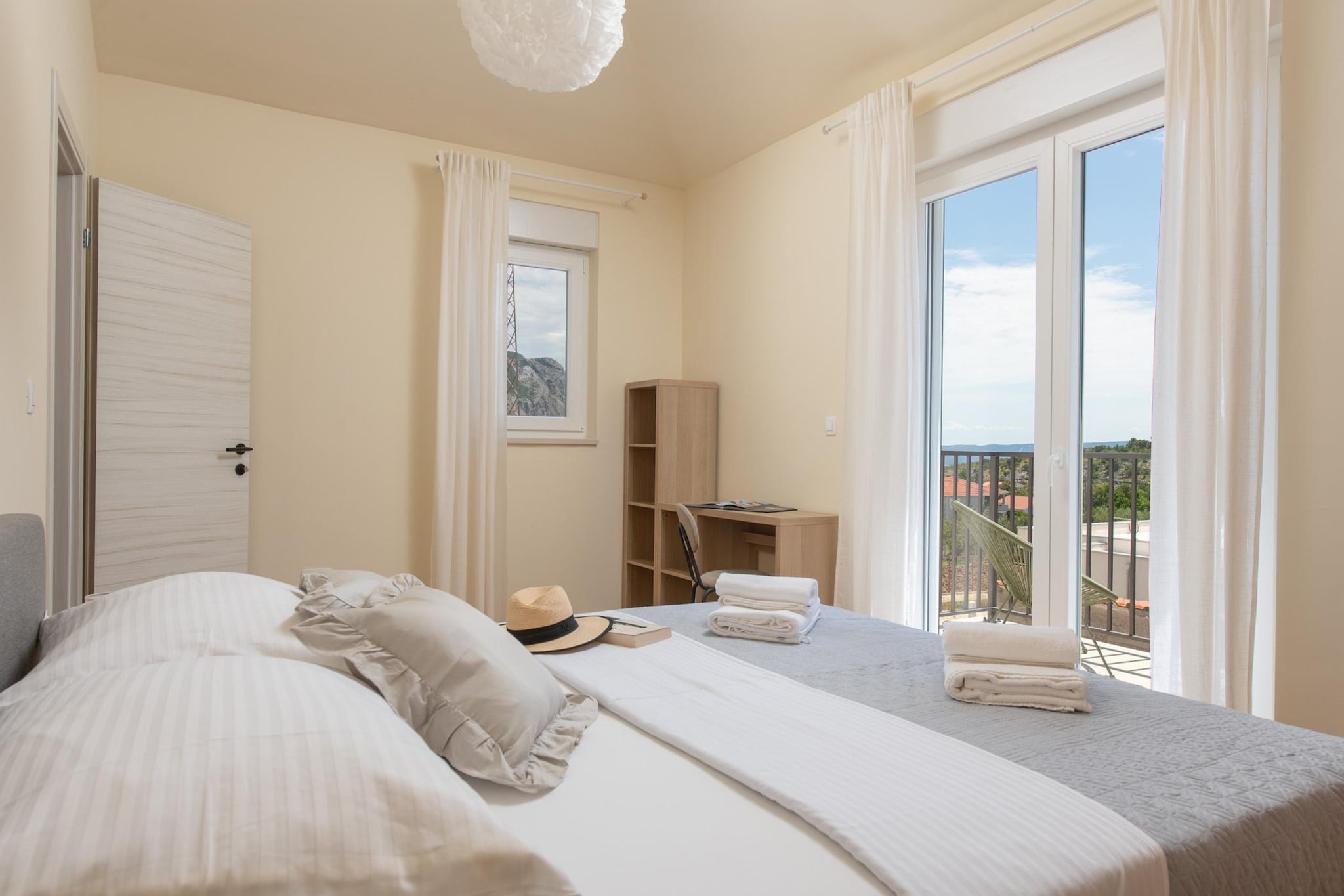 Villa Ginger – Your Peaceful Family Escape Near Omiš - Schlafzimmer