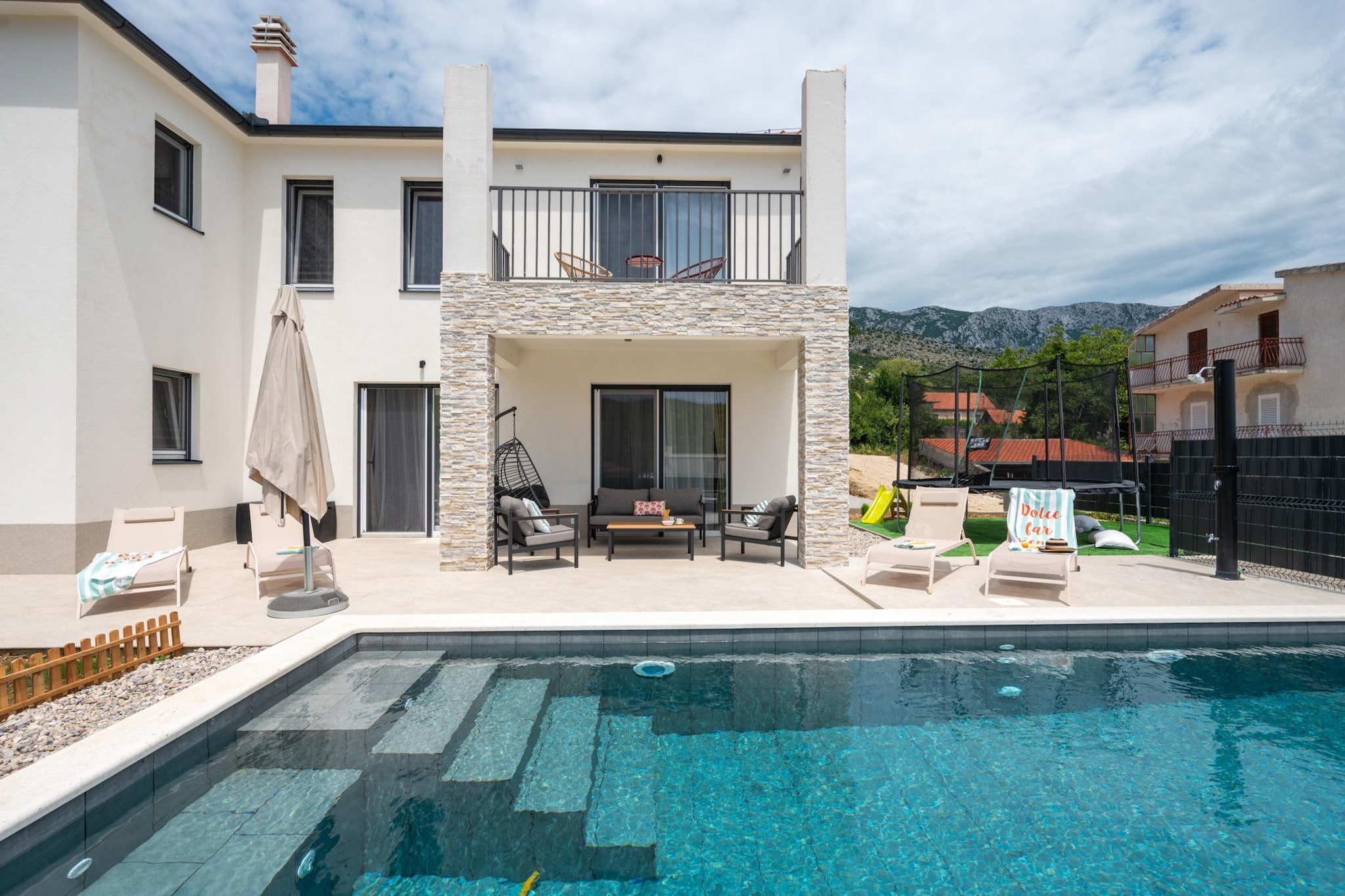 Villa Ginger – Your Peaceful Family Escape Near Omiš - Schwimmbad