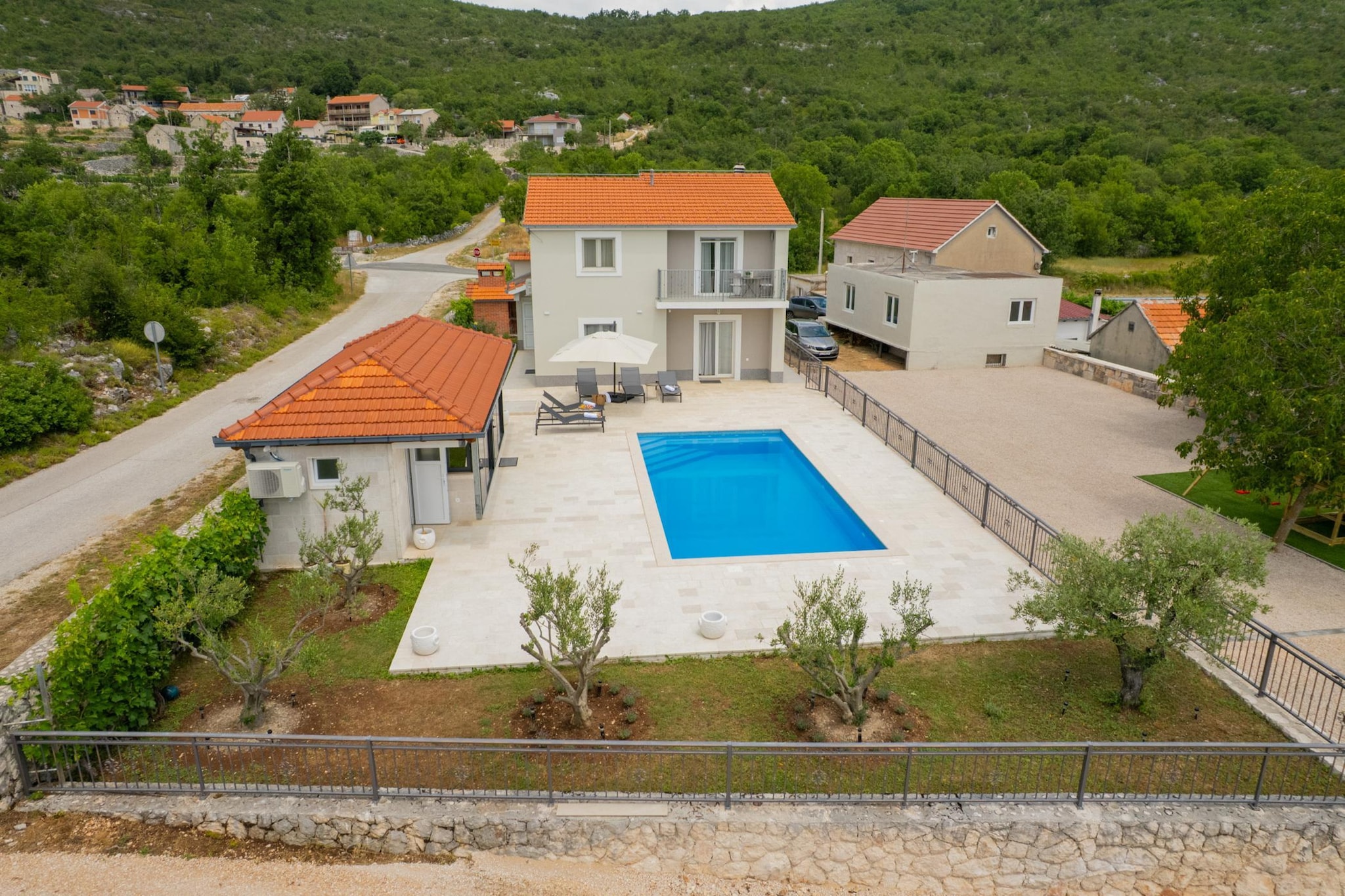 Villa Sky Stone - Außenbereich Sommer
