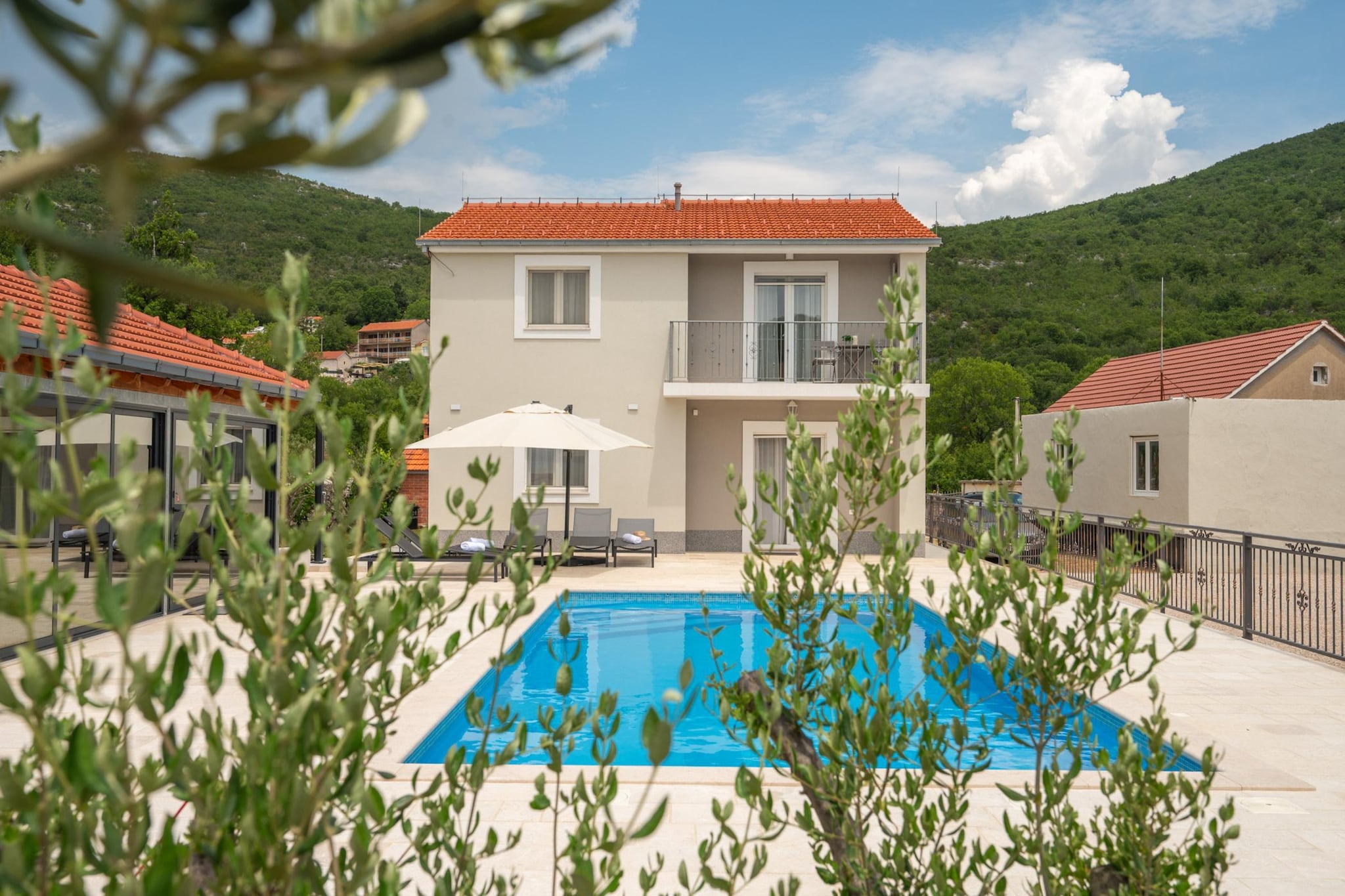 Villa Sky Stone - Außenbereich Sommer
