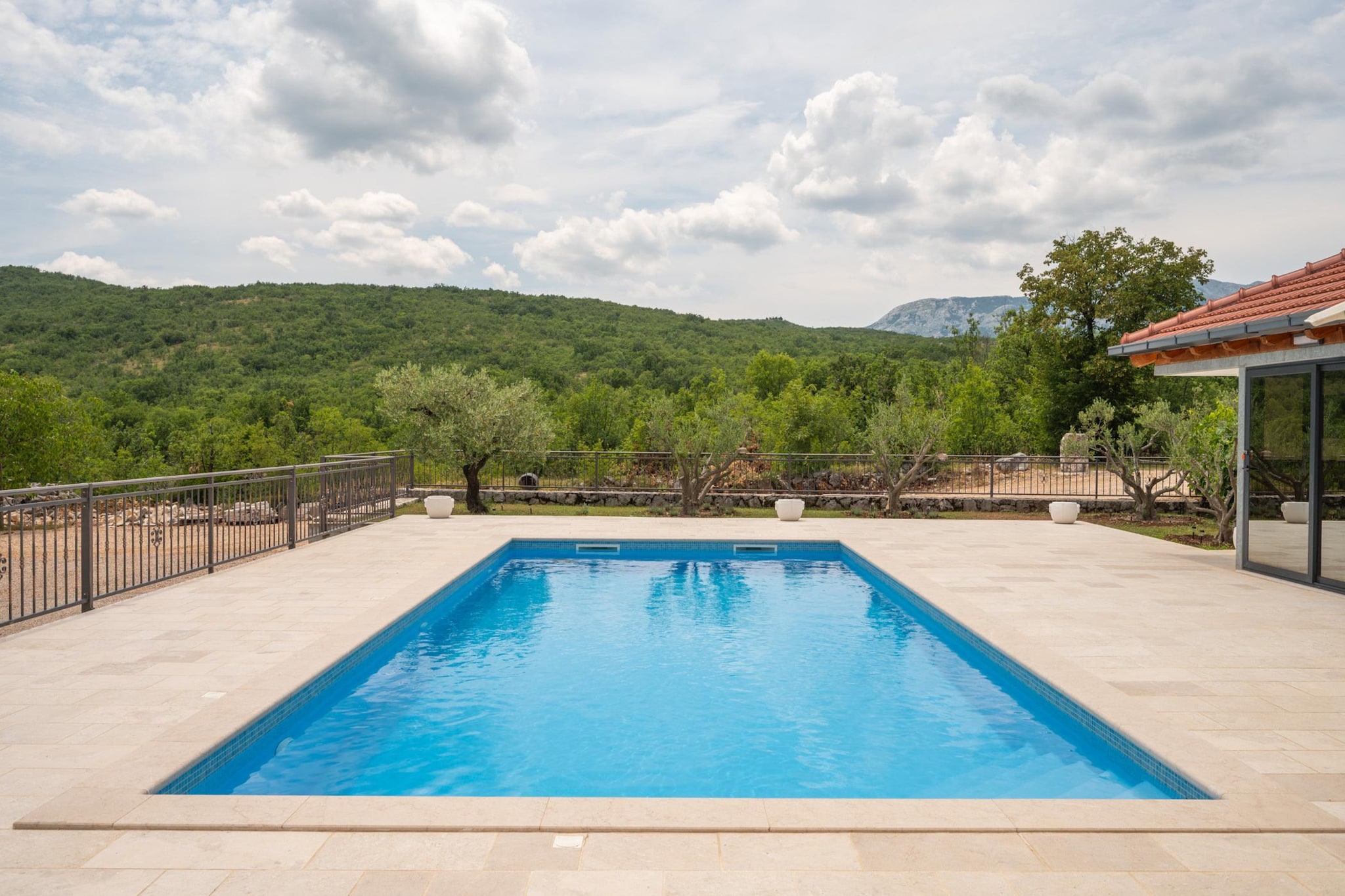 Villa Sky Stone - Schwimmbad