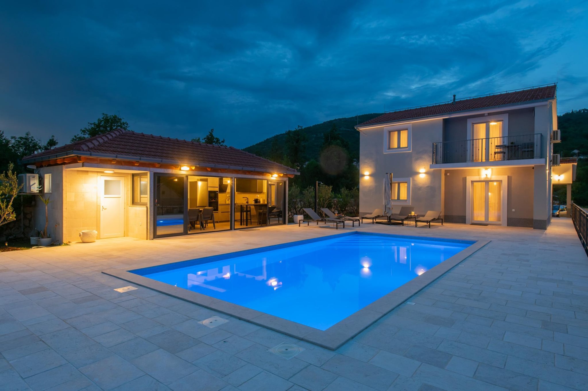 Villa Sky Stone - Schwimmbad