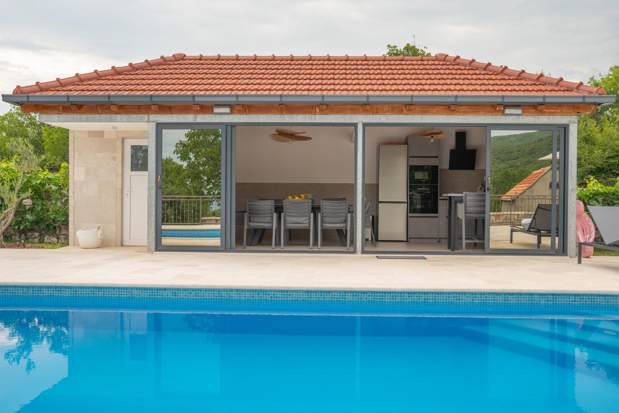 Villa Sky Stone - Außenbereich Sommer