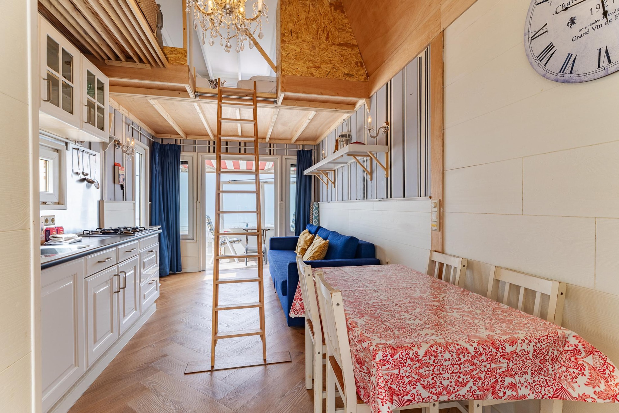 Beach cottage with sea views in Dishoek I 126 - Eetkamer
