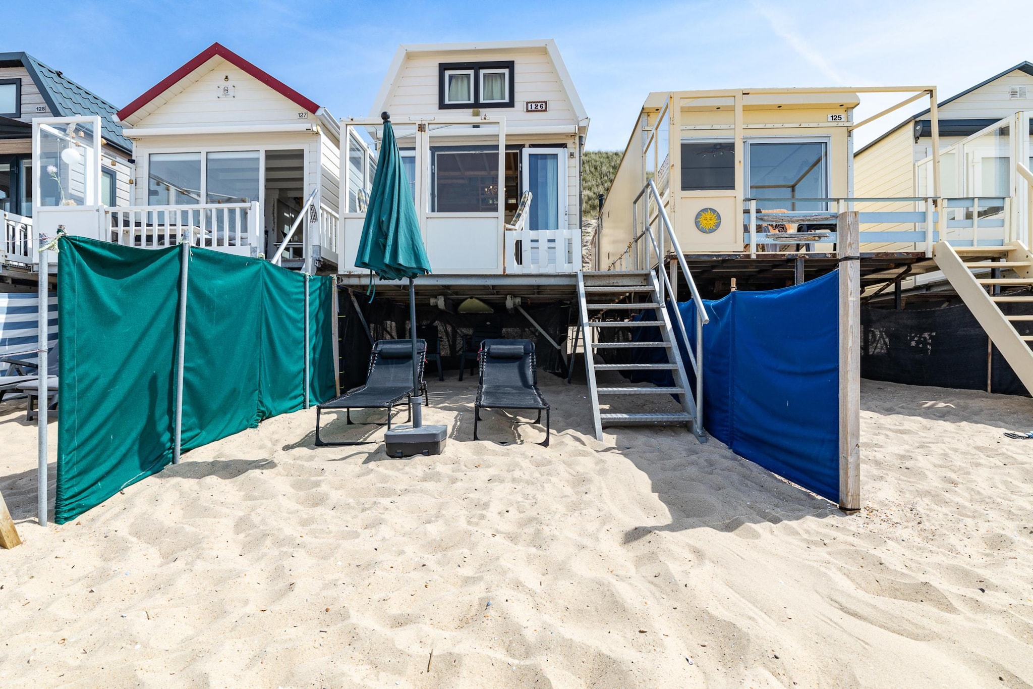 Beach cottage with sea views in Dishoek I 126