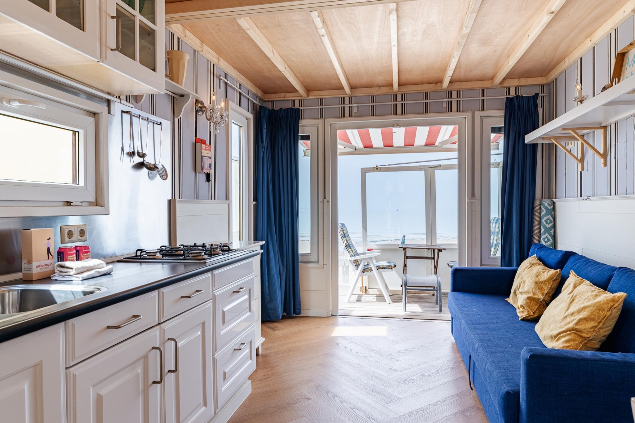 Beach cottage with sea views in Dishoek I 126 - Keuken