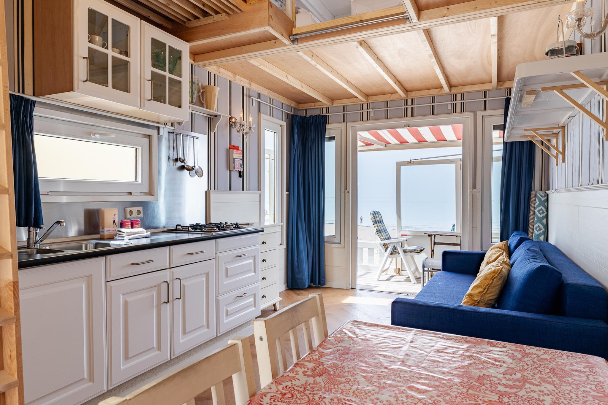 Beach cottage with sea views in Dishoek I 126 - Keuken