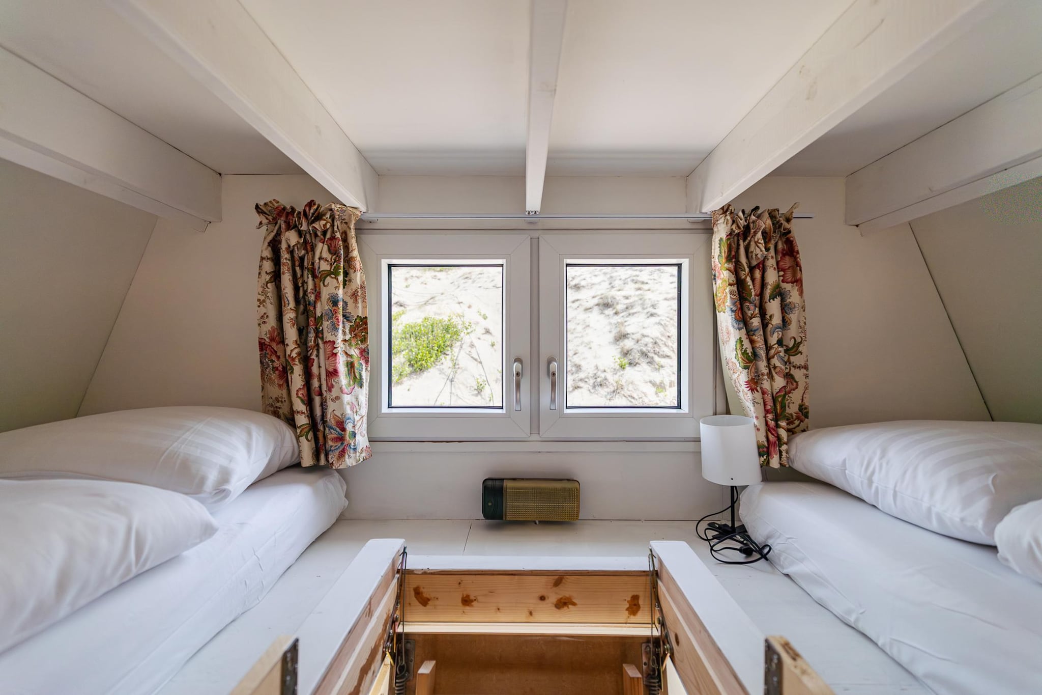 Beach cottage with sea views in Dishoek I 126 - Slaapkamer