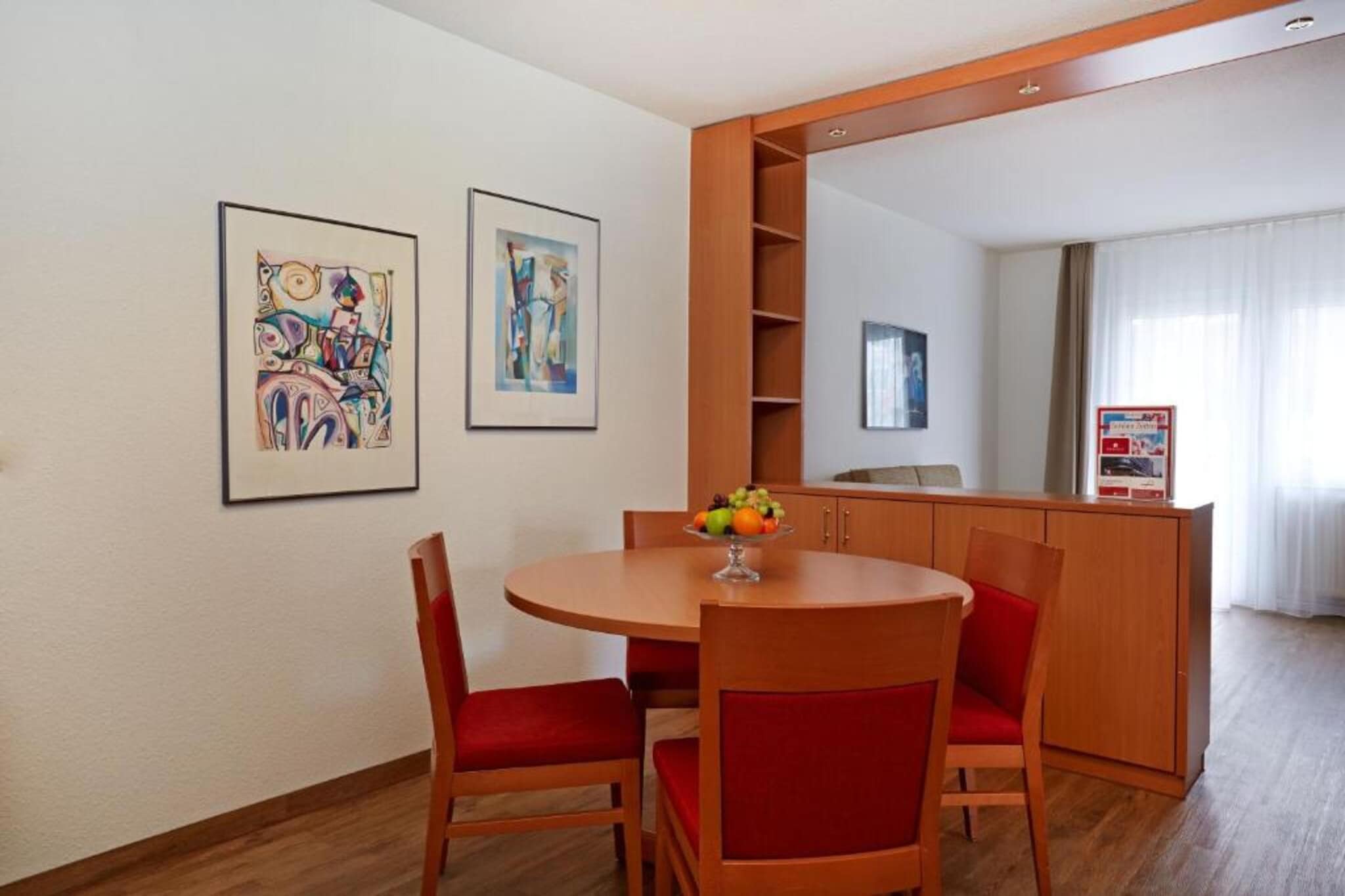 H Hotel Wiesbaden Niedernhausen- Apartment 2 adults - Eetkamer