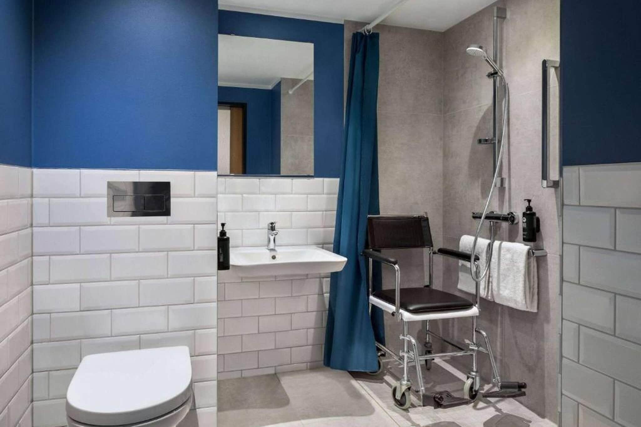 Comfort-værelse med handicapvenlig - Binnen