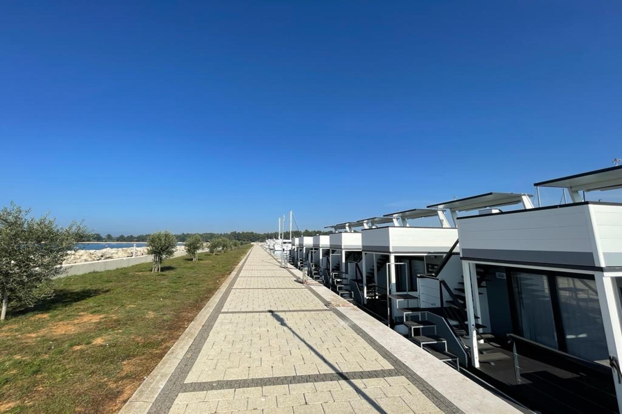 Sea Lodges Novigrad - BH06 - Buitenkant zomer