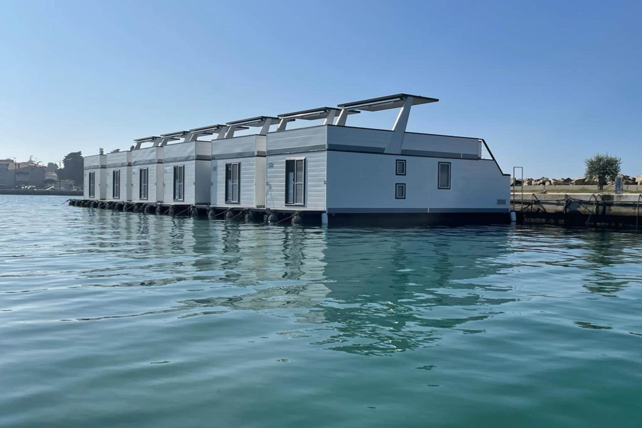 Sea Lodges Novigrad - BH06 - Buitenkant zomer