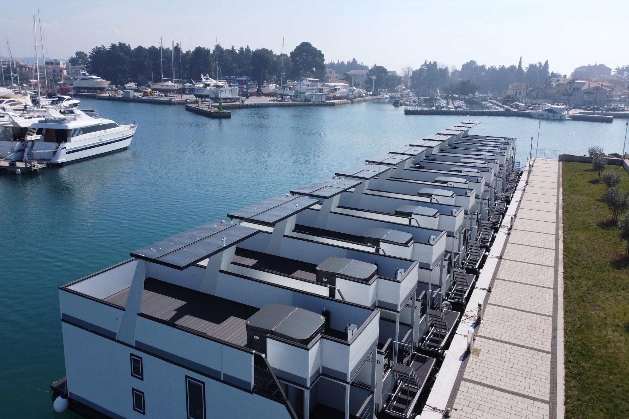 Sea Lodges Novigrad - BH12 - Gebieden zomer 1km