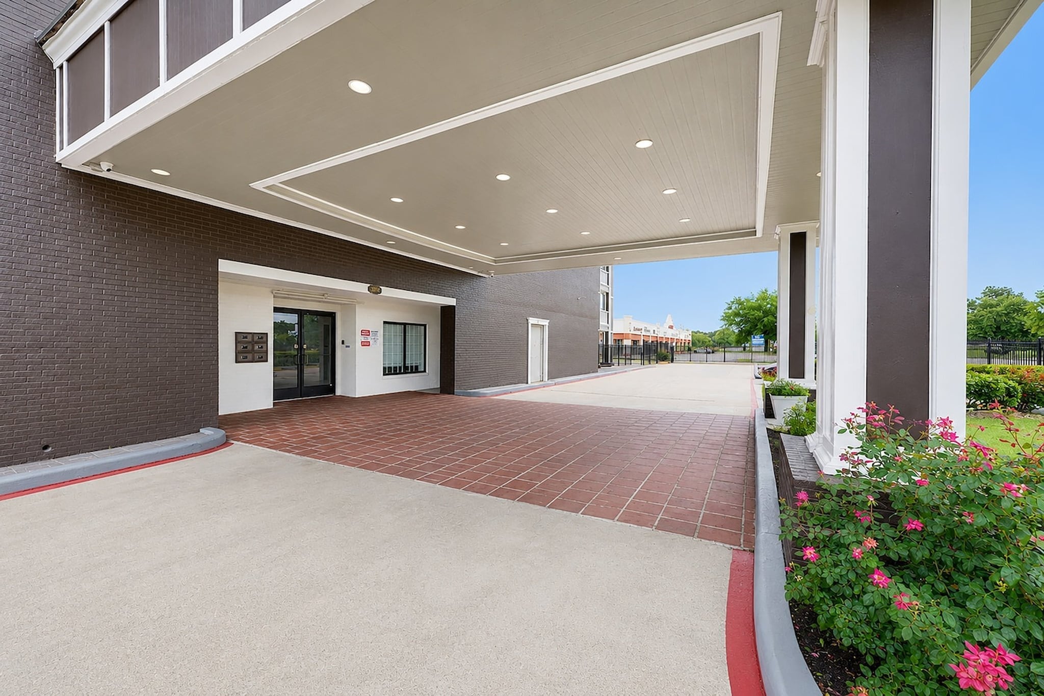 Exterior Summer
