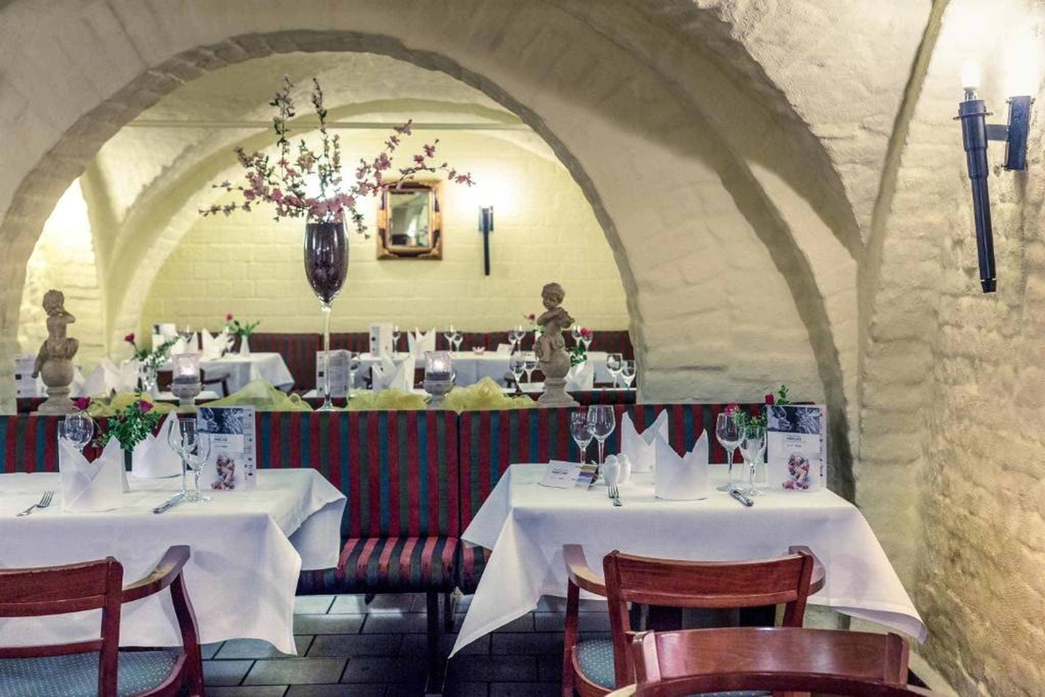 Hotel Schloss Neustadt Glewe - Standard Single Room - Image-tags.hotelfacilitiesandservices