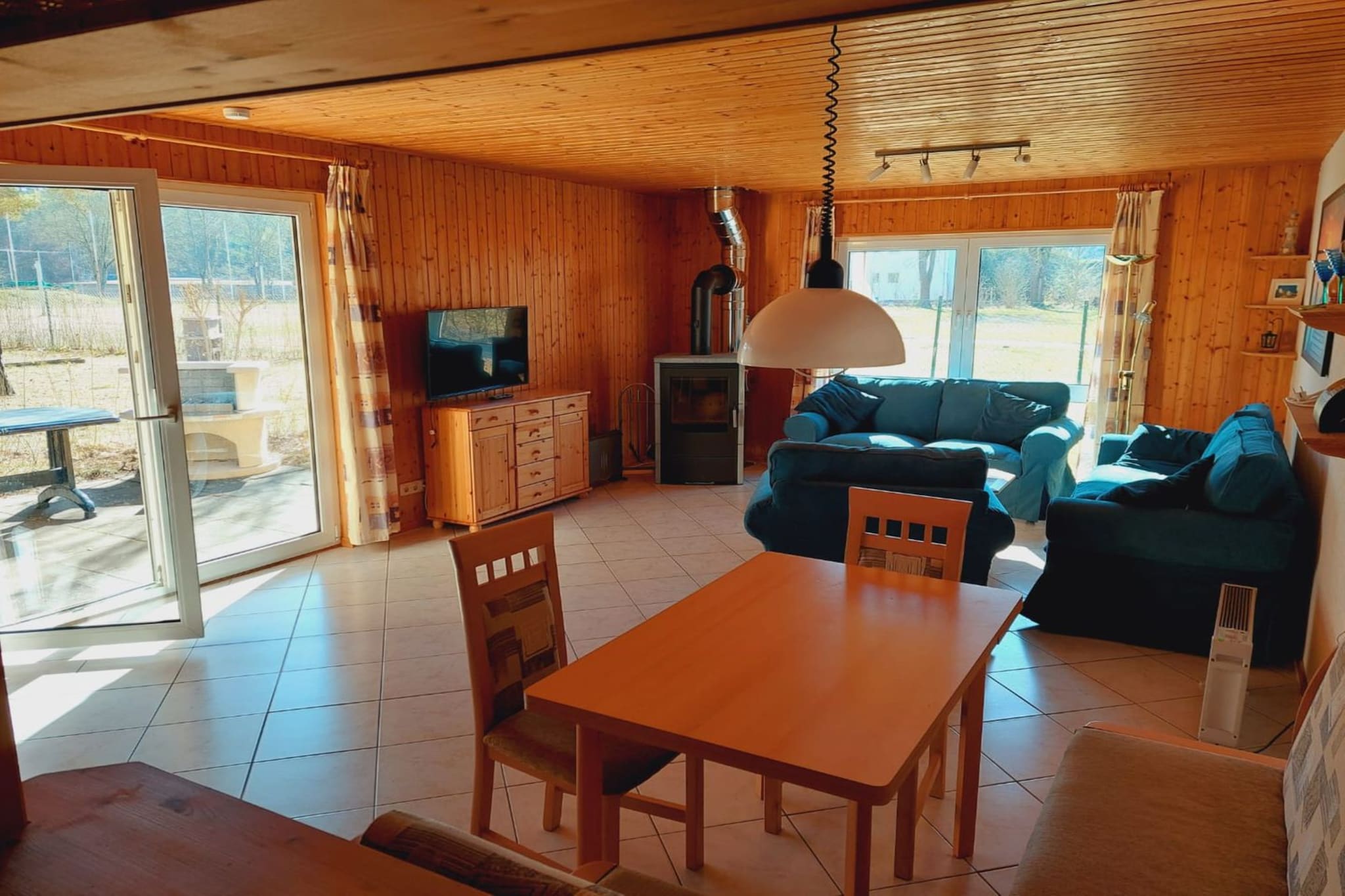 FH Möwe 215 - Esszimmer
