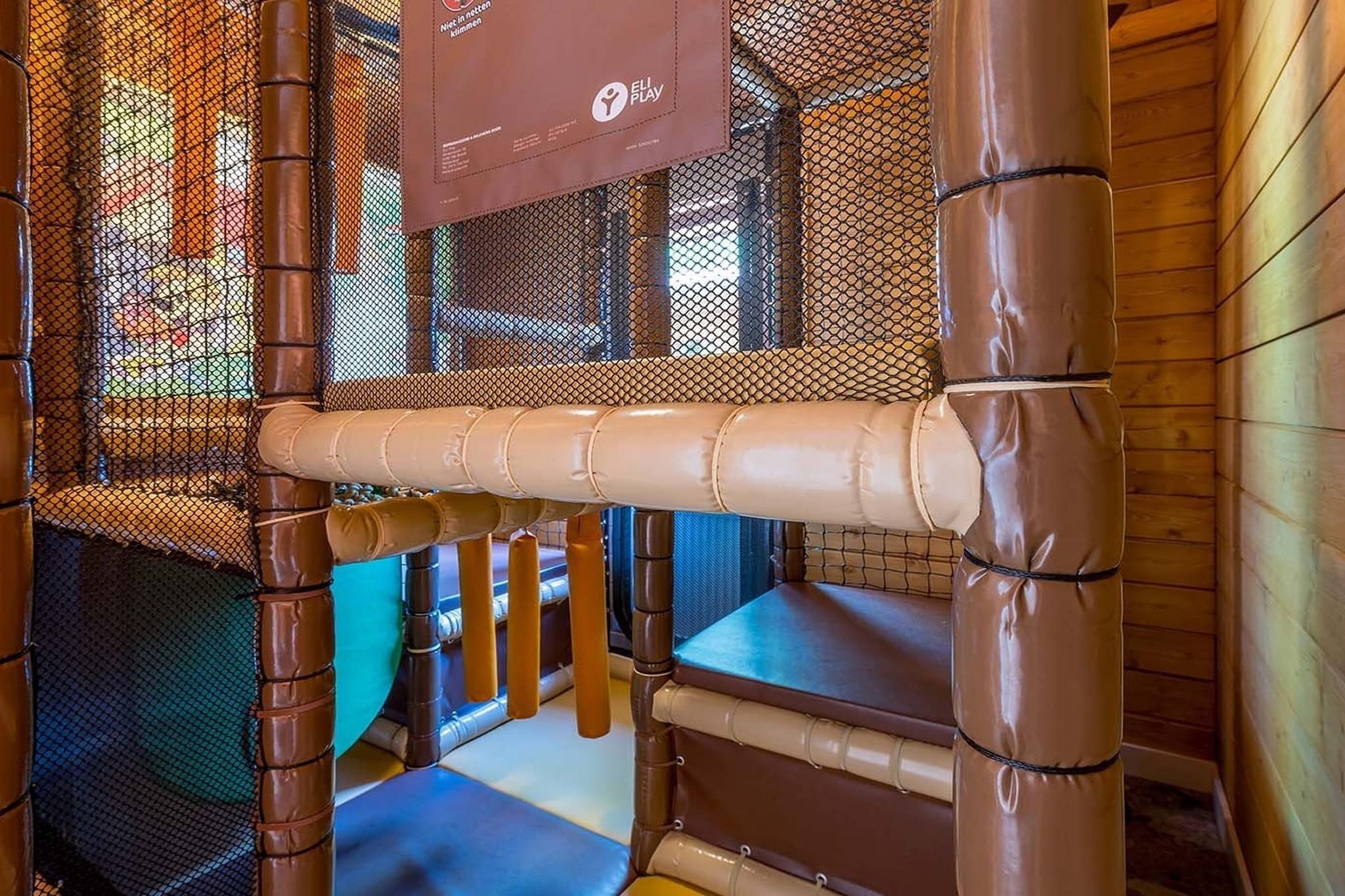 Woezel & Pip Lodge 6p - Met Speelkamer - Recreatieruimte